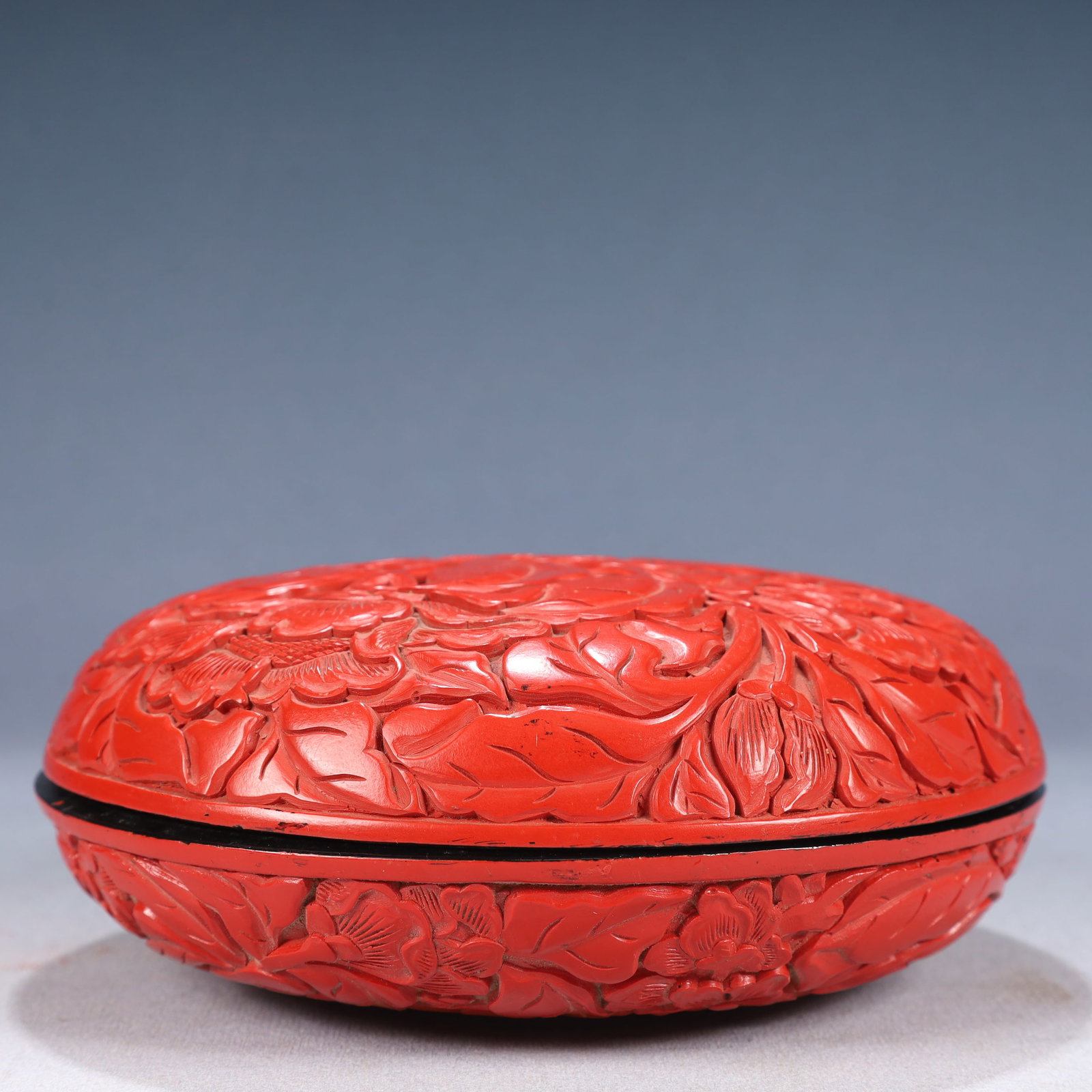 An Exquisite Carved Red Lacquer Flower Pattern Cover Box - 3