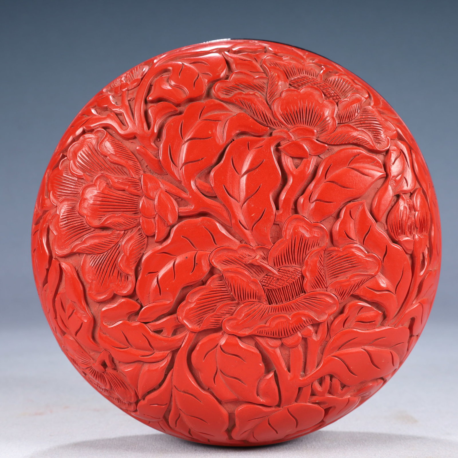 An Exquisite Carved Red Lacquer Flower Pattern Cover Box - 5