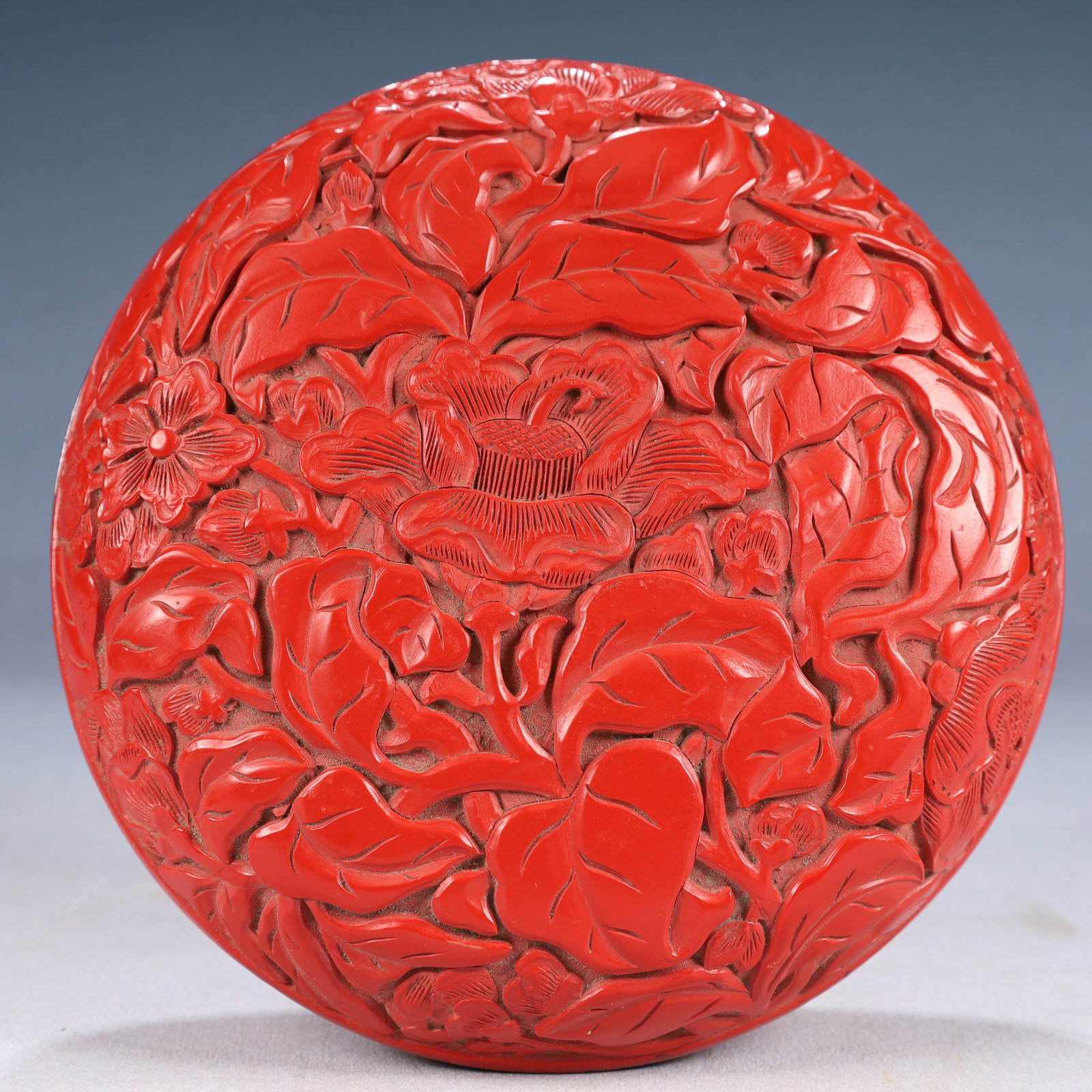 An Exquisite Carved Red Lacquer Flower Pattern Cover Box - 7