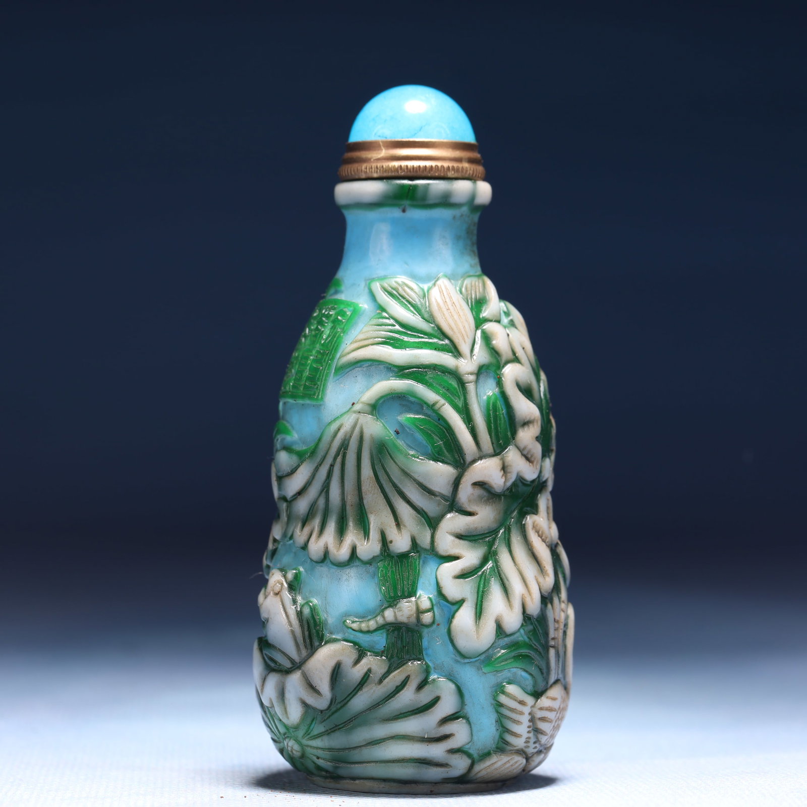 An Exquisite Glass Lotus Pattern Snuff Bottle - 2