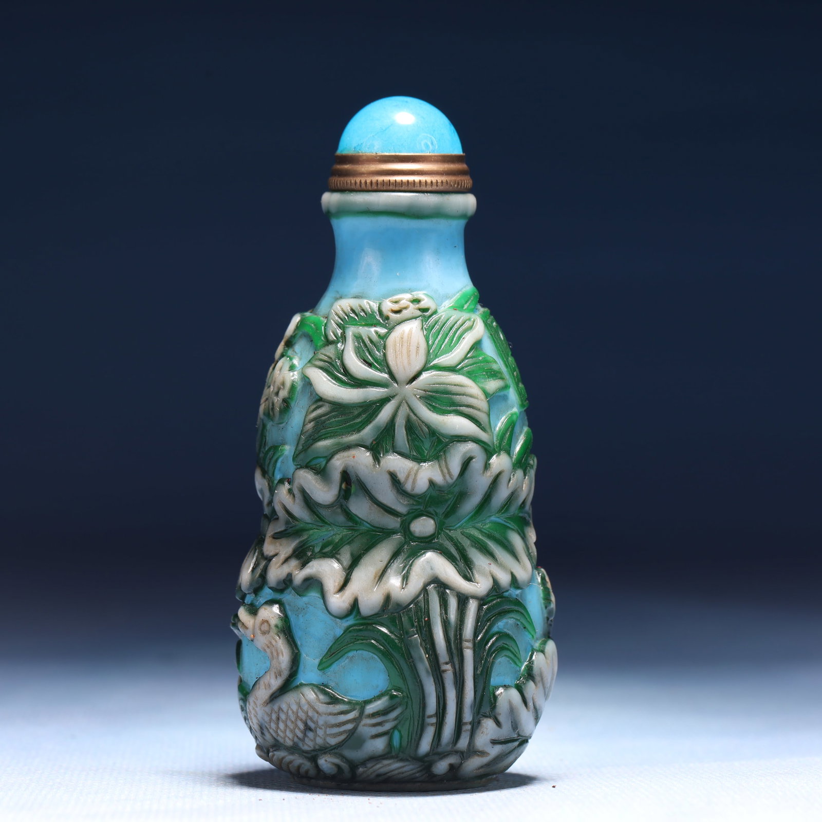 An Exquisite Glass Lotus Pattern Snuff Bottle - 4
