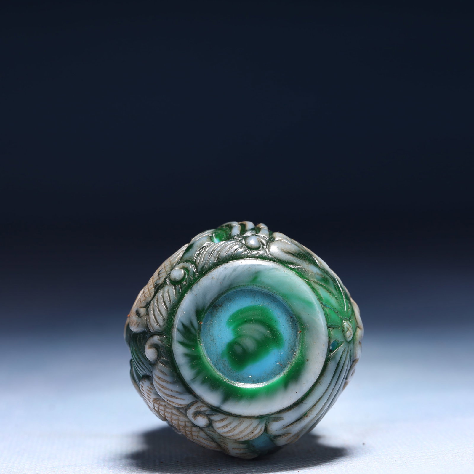 An Exquisite Glass Lotus Pattern Snuff Bottle - 6