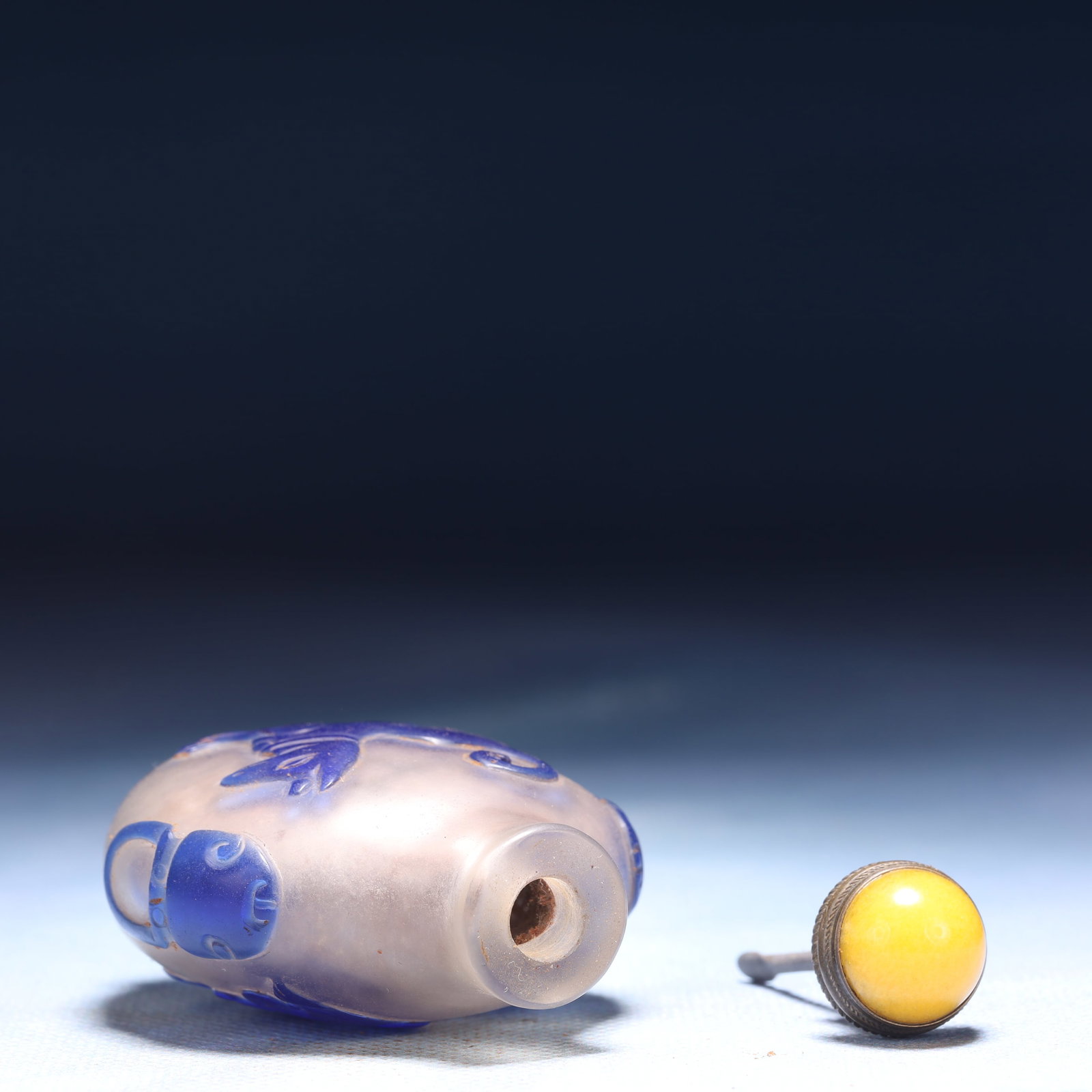 An Exquisite Glass Dog Pattern Snuff Bottle - 6