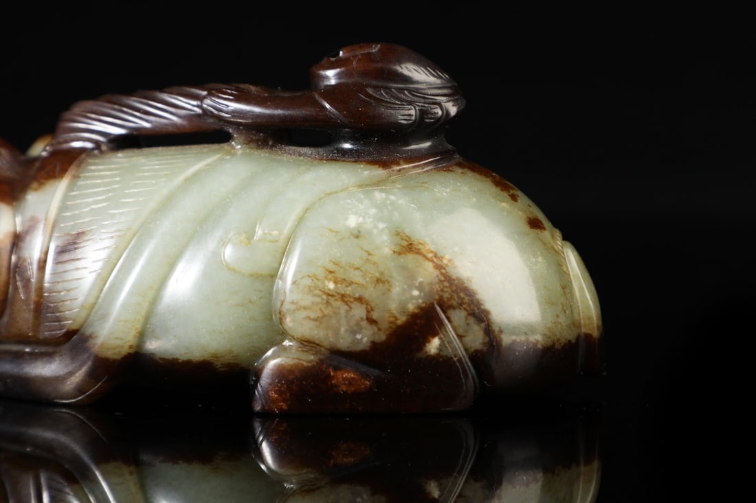 An Exquisite White Jade Bear Ornament - 3