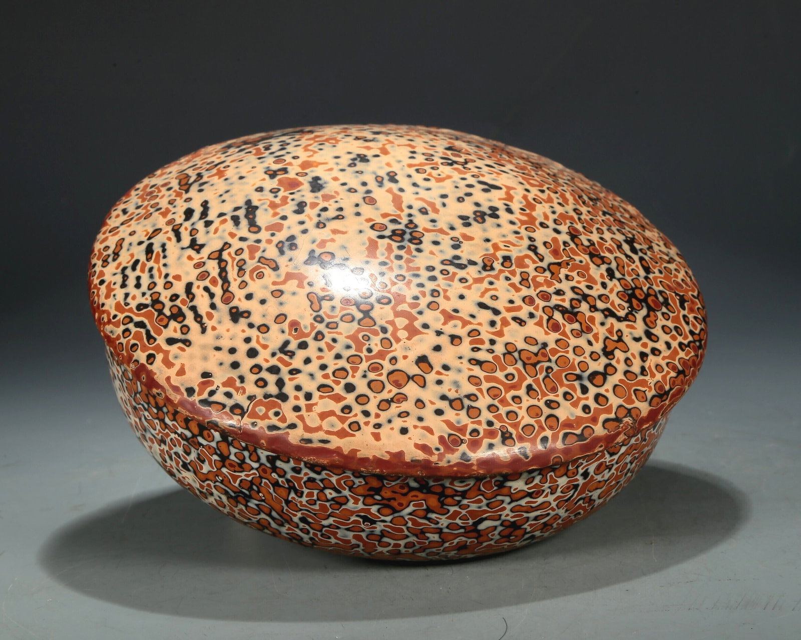 A Pineapple-Lacquered Box - 2