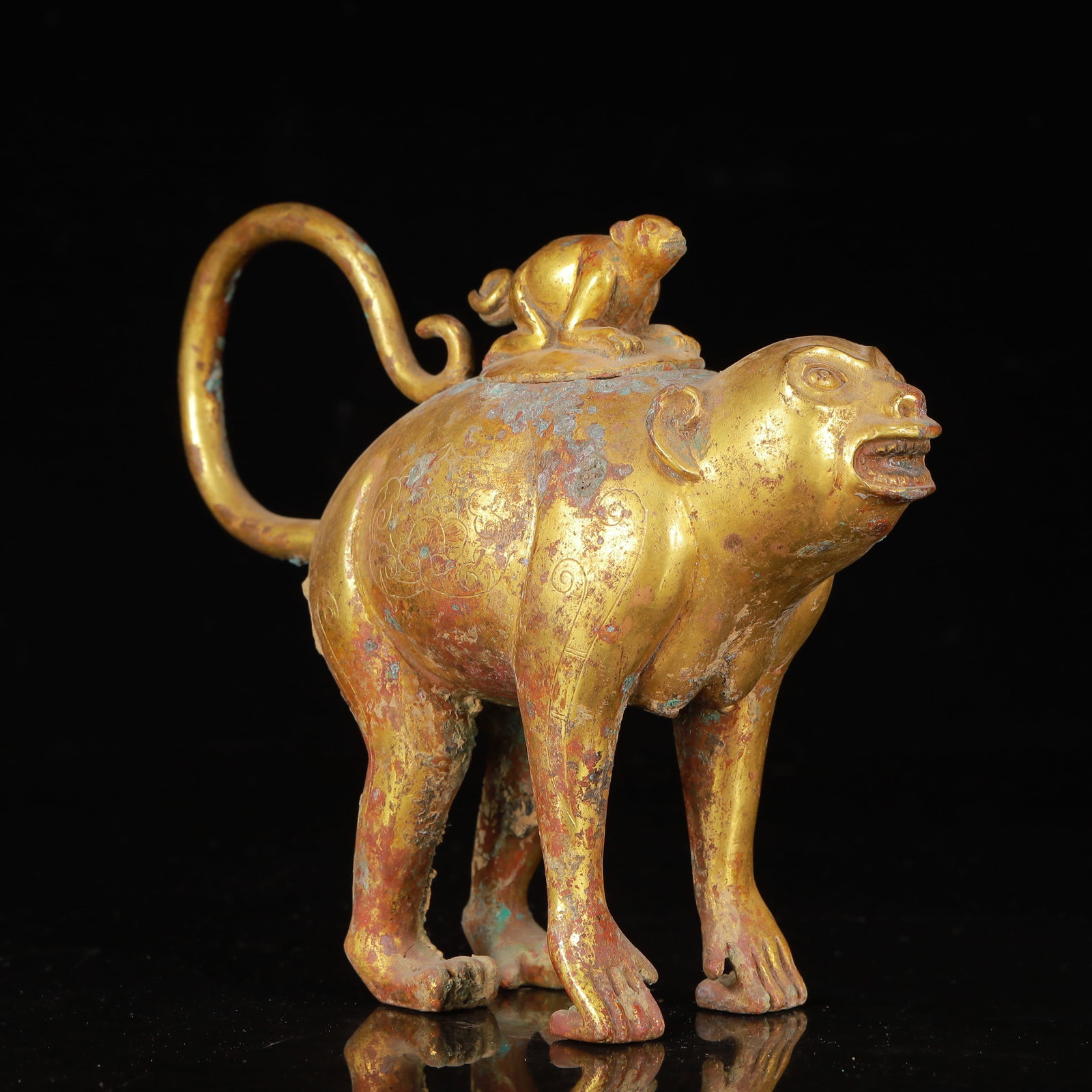 An Exquisite Gilt Bronze Monkey Ornament - 6