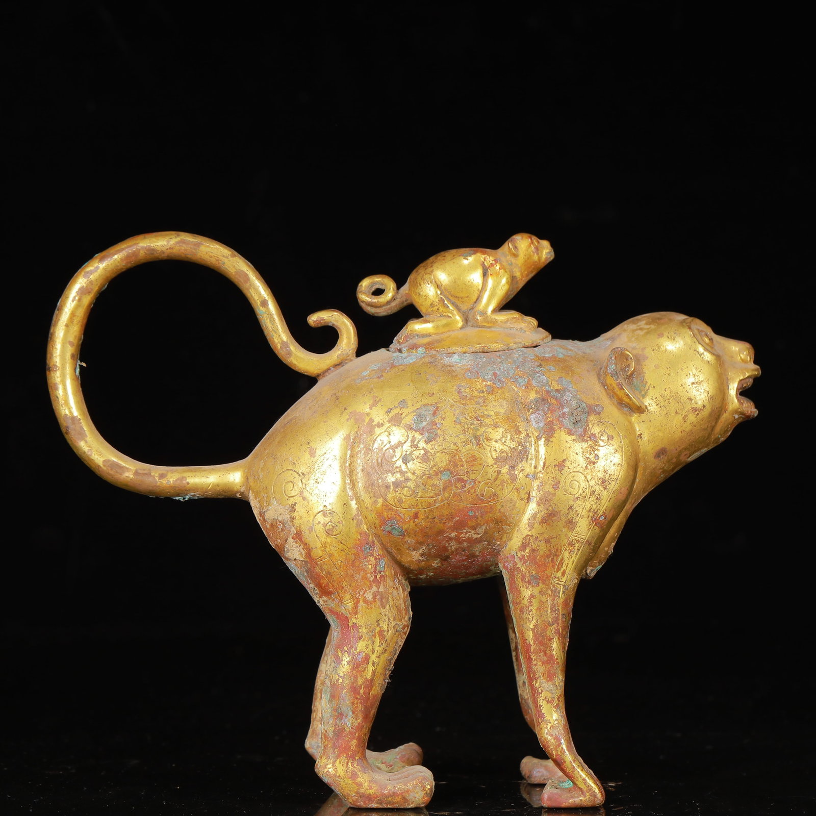An Exquisite Gilt Bronze Monkey Ornament - 7
