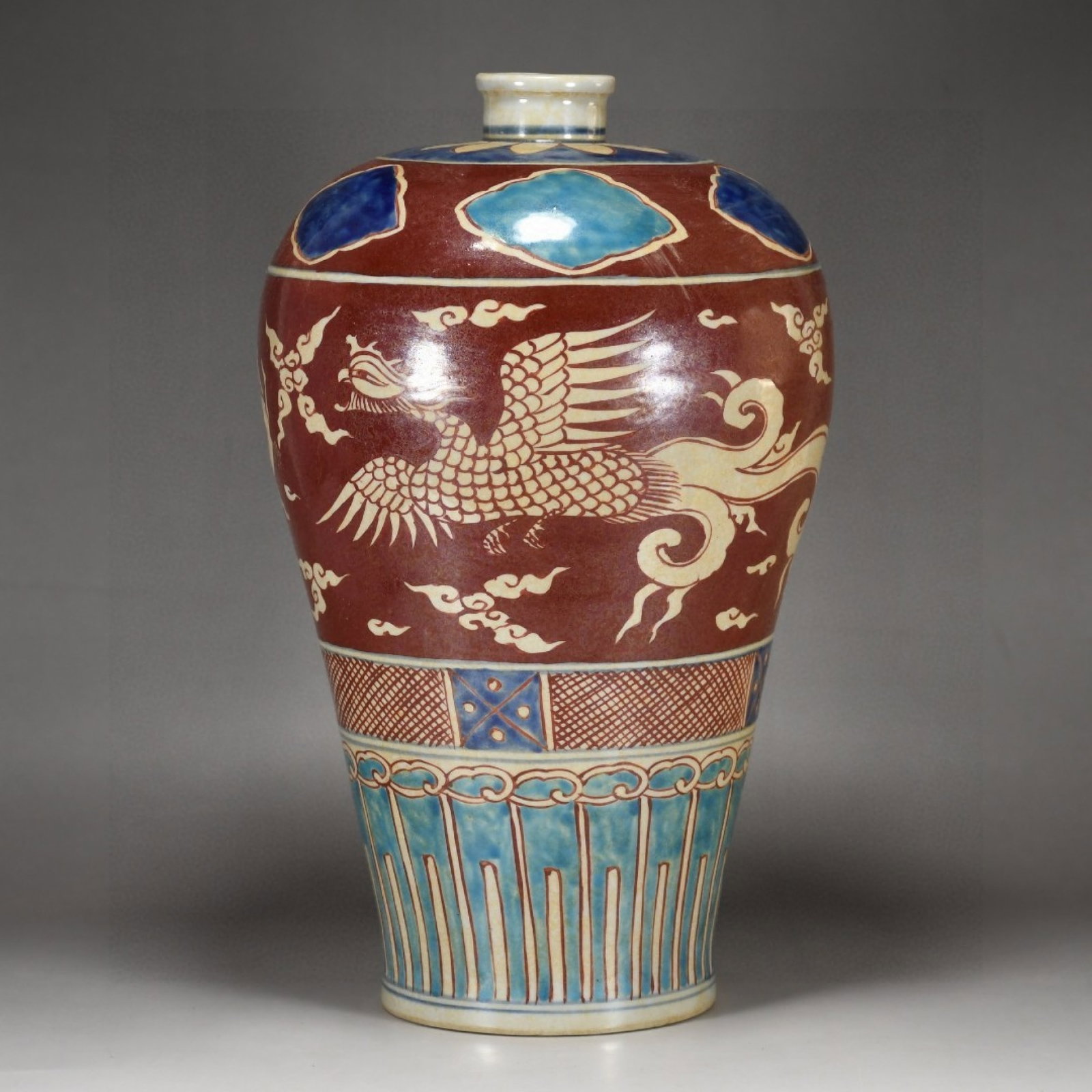 A Rare Wucai Auspicious Cloud and Phoenix Pattern Vase (1 of 9)