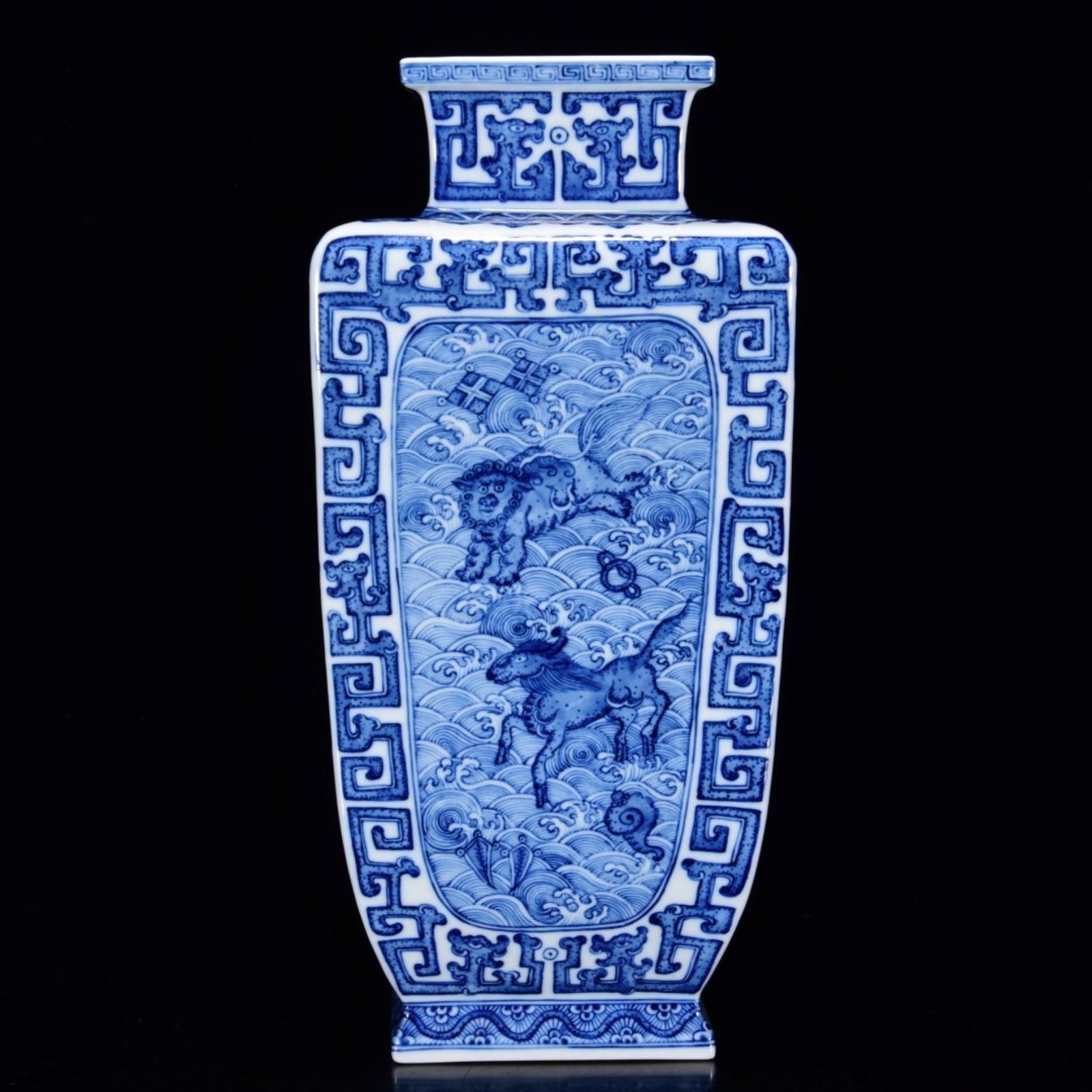 A Rare Blue and White Seawater and Auspicious Beast Pattern Vase: A Rare Blue and White Seawater and Auspicious Beast Pattern Vase,Qing Dynasty, China,Qianlong Six-character Mark,Size:15inx7.1in 青花海水瑞兽纹瓶,ߑ