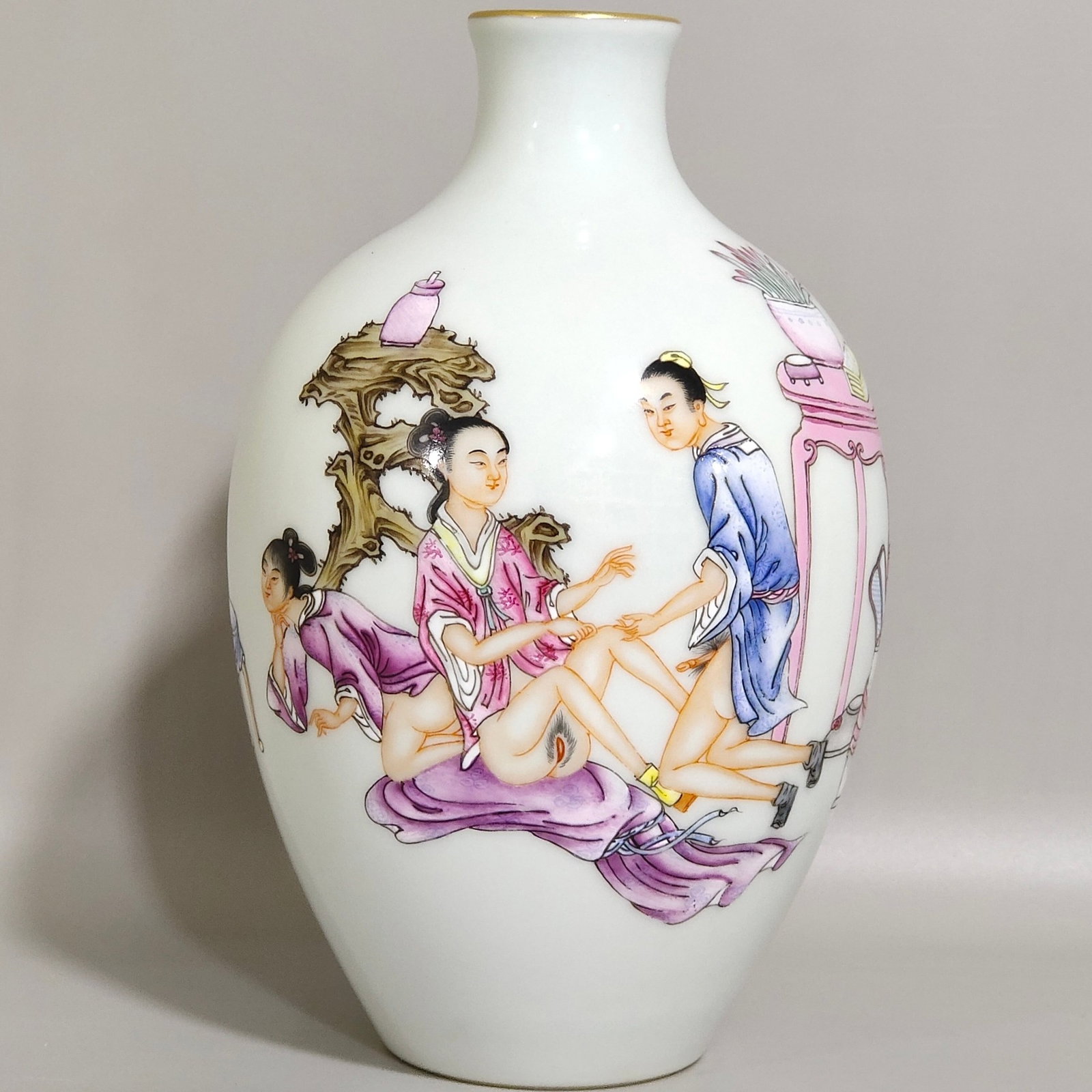 An Exquisite Famille-Rose Painted Gold Character and Story Pattern Vase,With Poem: An Exquisite Famille-Rose Painted Gold Character and Story Pattern Vase,With Poem,Qing Dynasty,China,Yongzheng Six-character Mark,Size:6.3inx3.7in