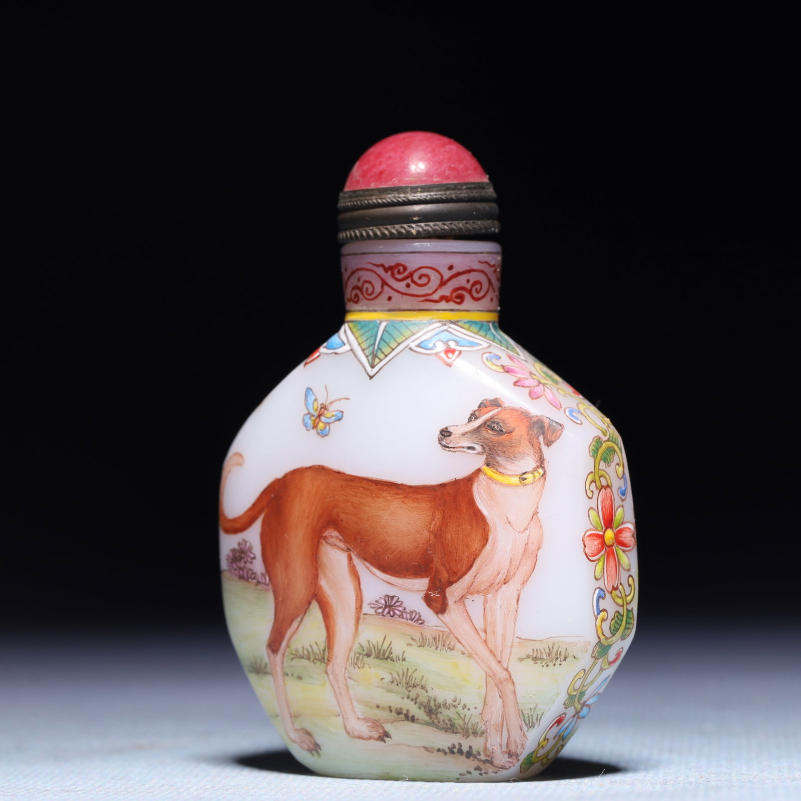 An Exquisite Glass Dog Pattern Snuff Bottle - 2