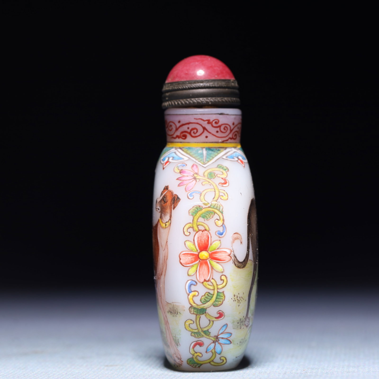 An Exquisite Glass Dog Pattern Snuff Bottle - 3