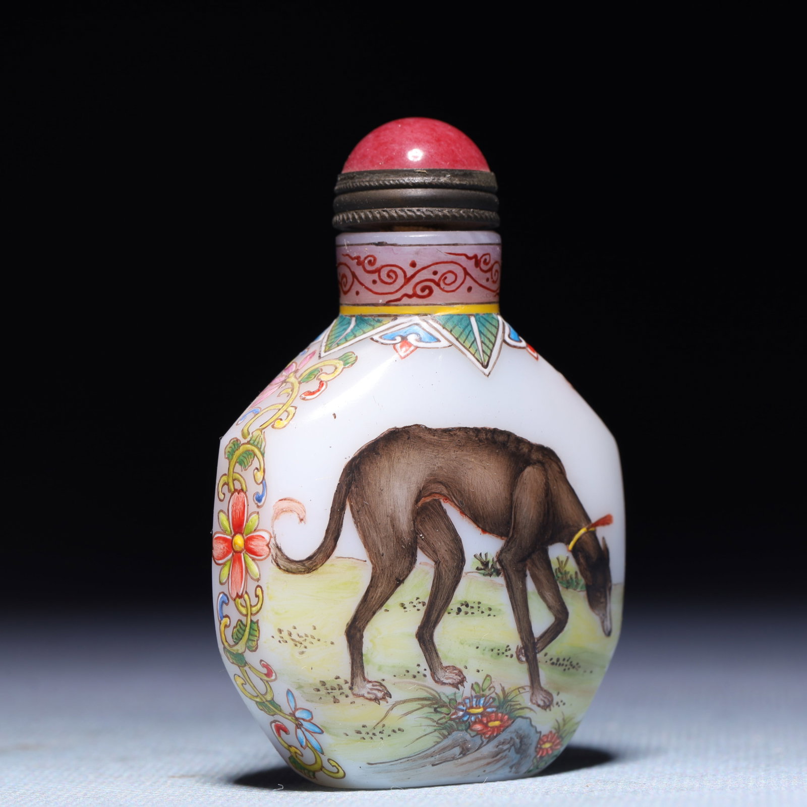 An Exquisite Glass Dog Pattern Snuff Bottle - 4