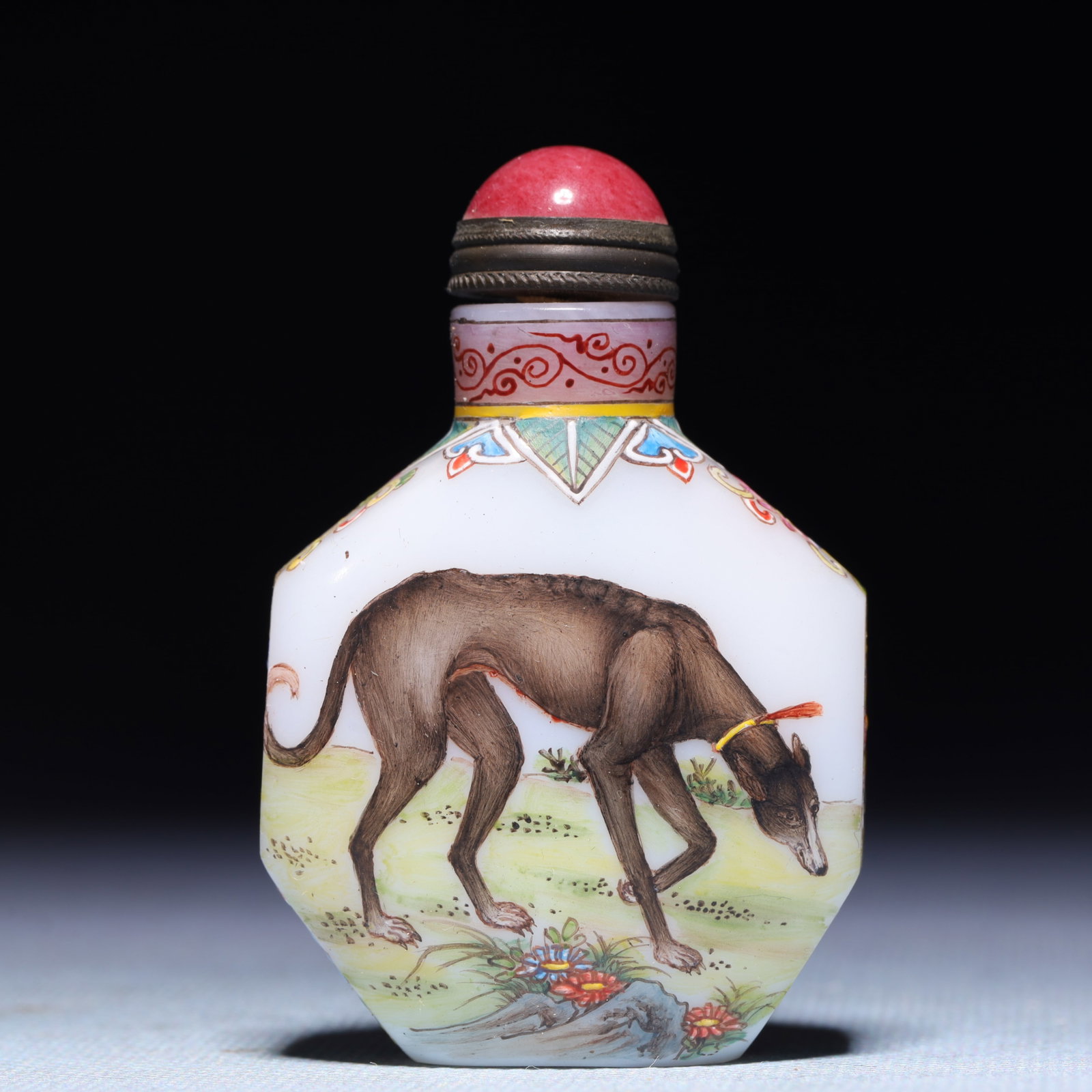 An Exquisite Glass Dog Pattern Snuff Bottle - 5