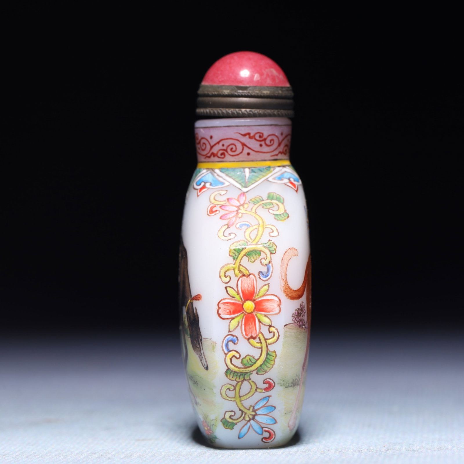 An Exquisite Glass Dog Pattern Snuff Bottle - 7