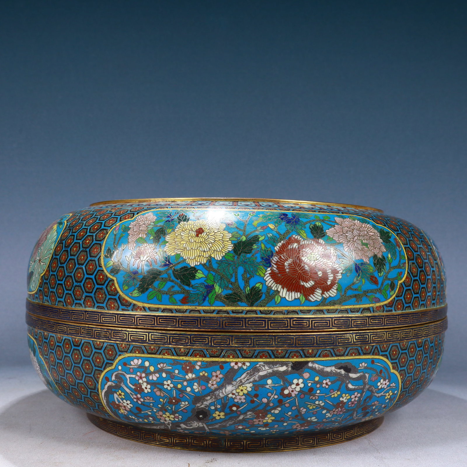 A Rare Cloisonne Flower Pattern Cover Box - 4