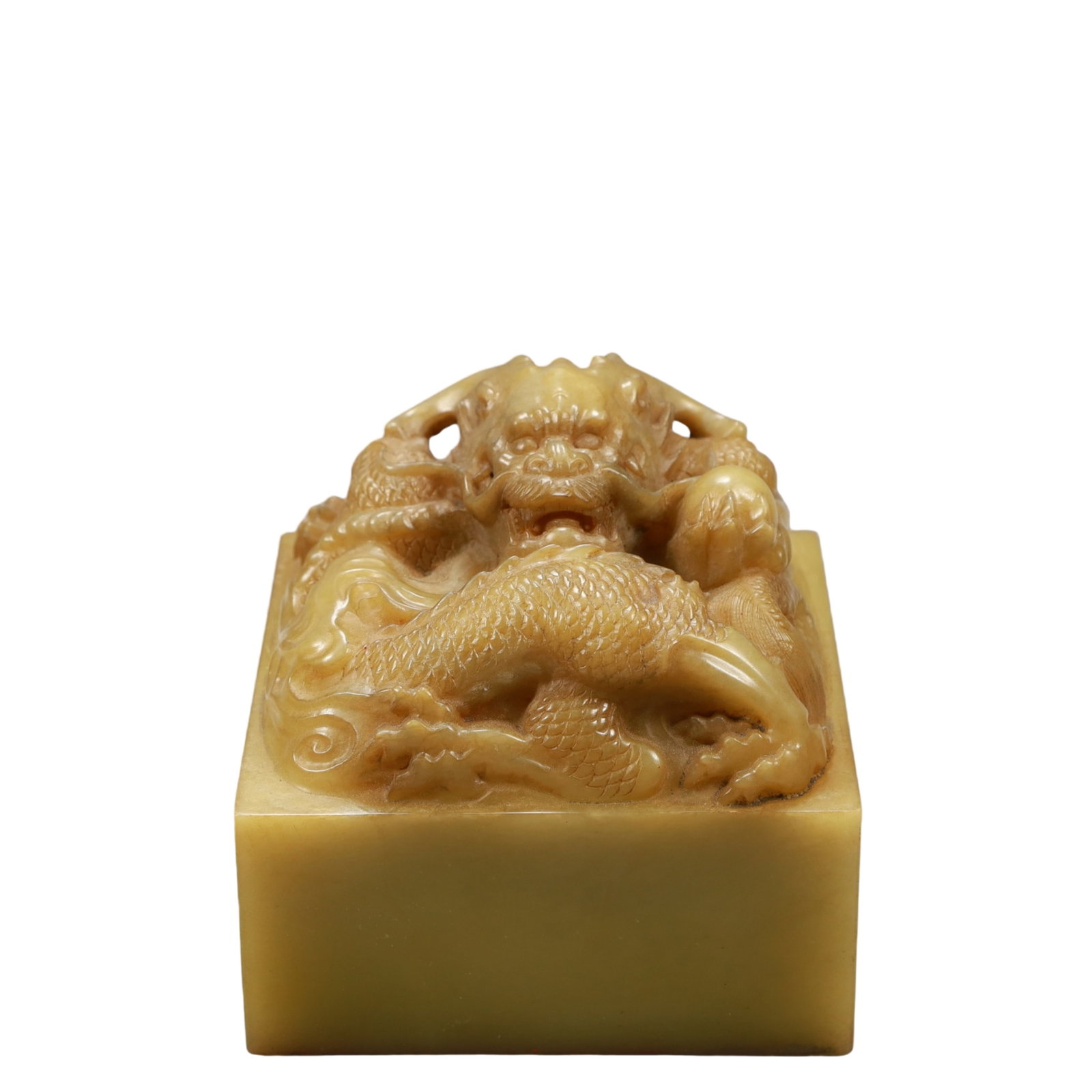 An Exquisite Shoushan Stone Dragon Pattern Seal: An Exquisite Shoushan Stone Dragon Pattern Seal,Qing Dynasty, China,Qianlong Six-character Mark,Size:4.5inx4.7in,Weight:2600g 寿山石龙纹印章,中国&