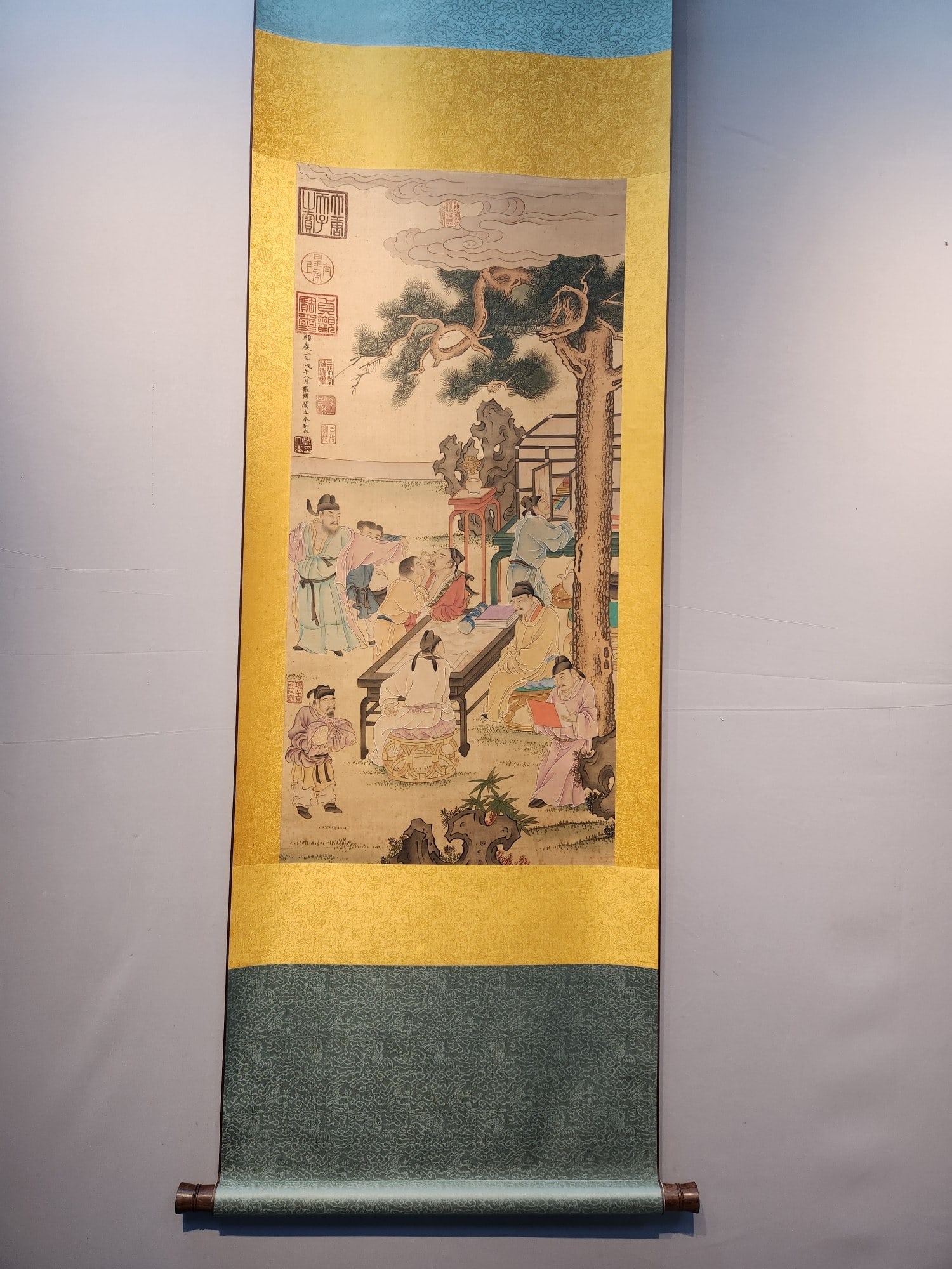 A Chinese Vertical Scroll Ink Painting of Character and Story on Silk,Yan Liben: A Chinese Vertical Scroll Ink Painting of Character and Story on Silk,Yan Liben,Size:(Without frame)39inx18.5in 一幅中国水墨绢本人物故
