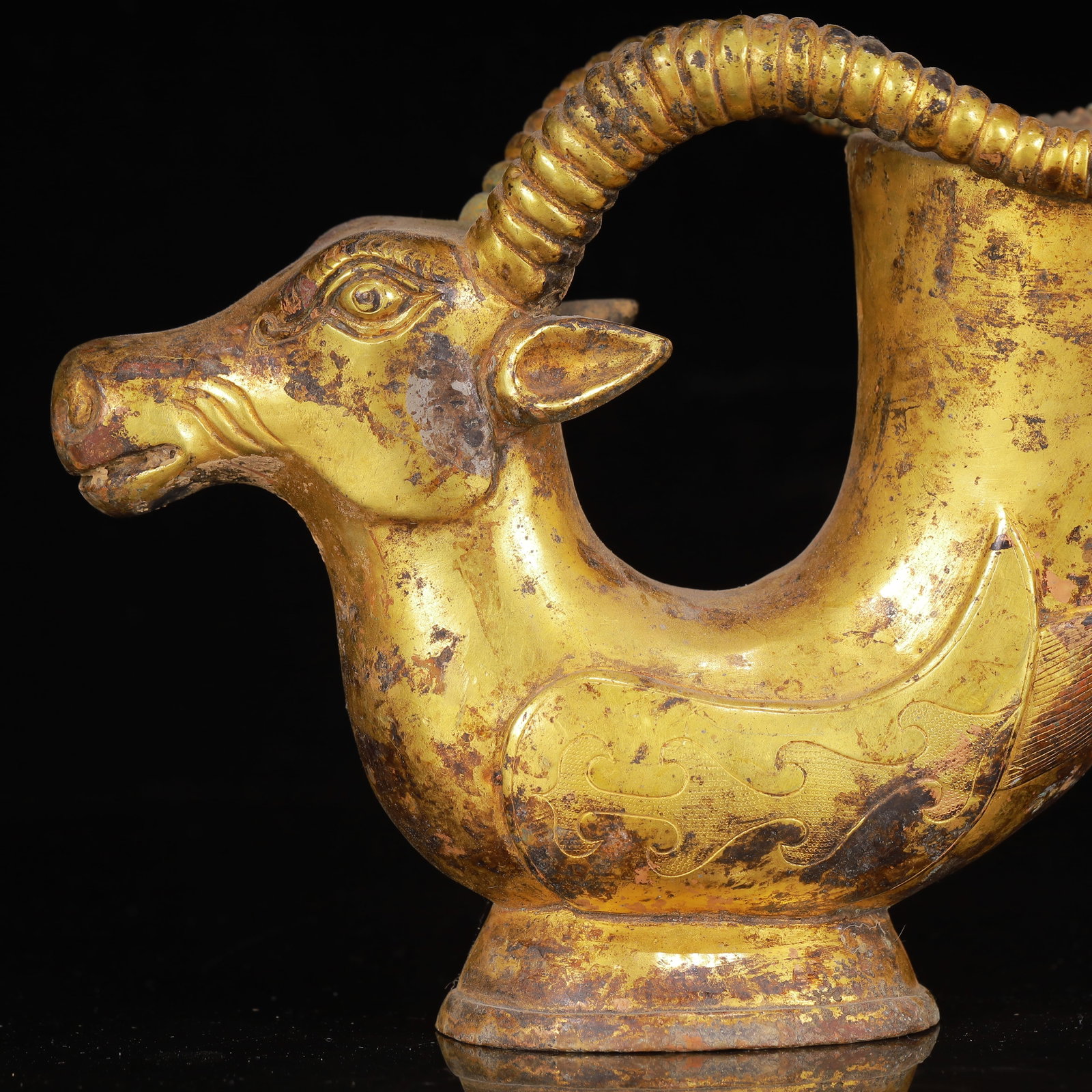 An Exquisite Gilt Bronze Sheep Cup - 2