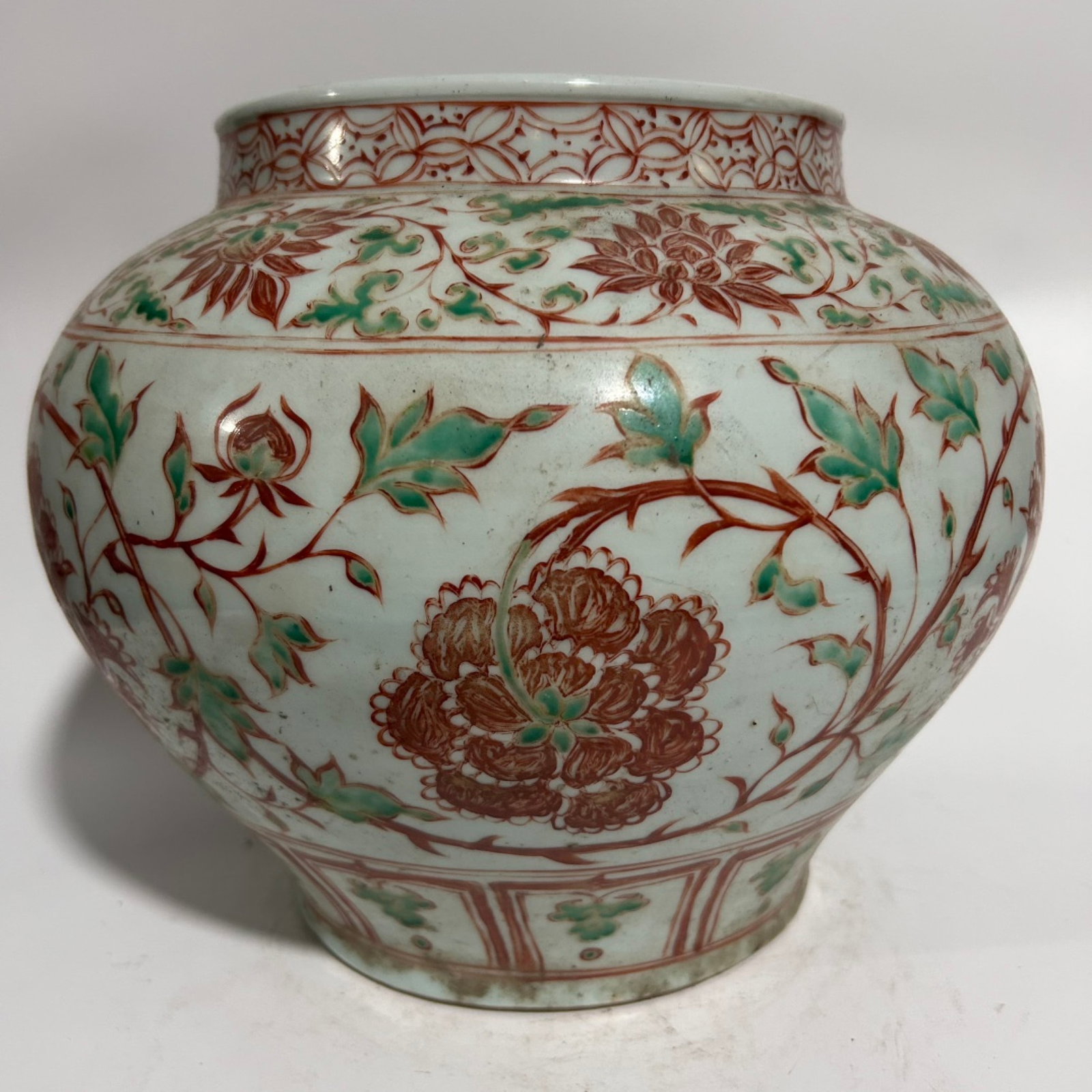 A Rare Doucai Peony Pattern Jar - 2