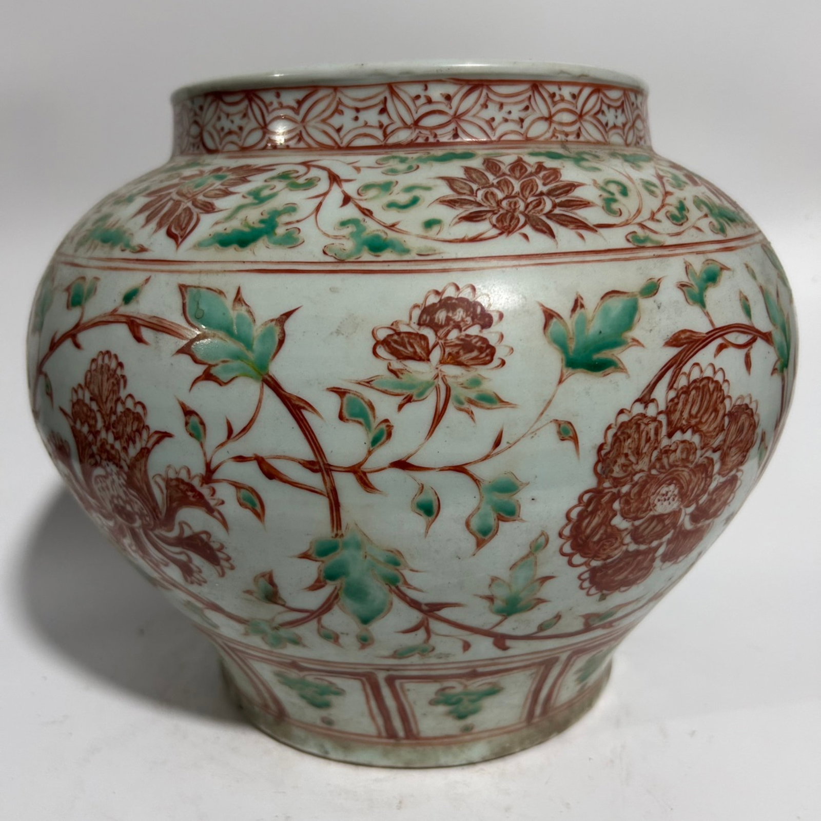 A Rare Doucai Peony Pattern Jar - 3