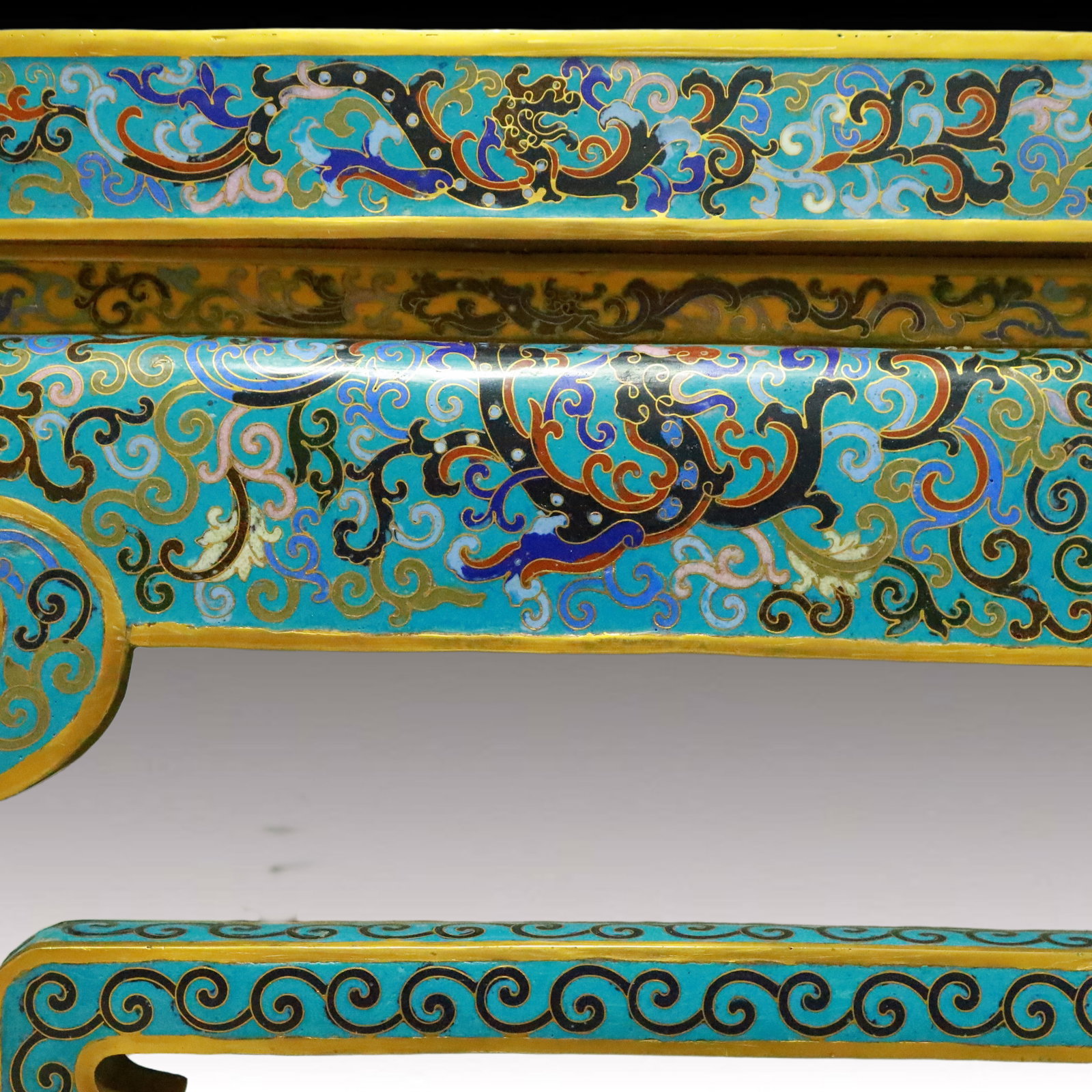 A Huge Cloisonne Lotus and Lion Pattern Table - 4