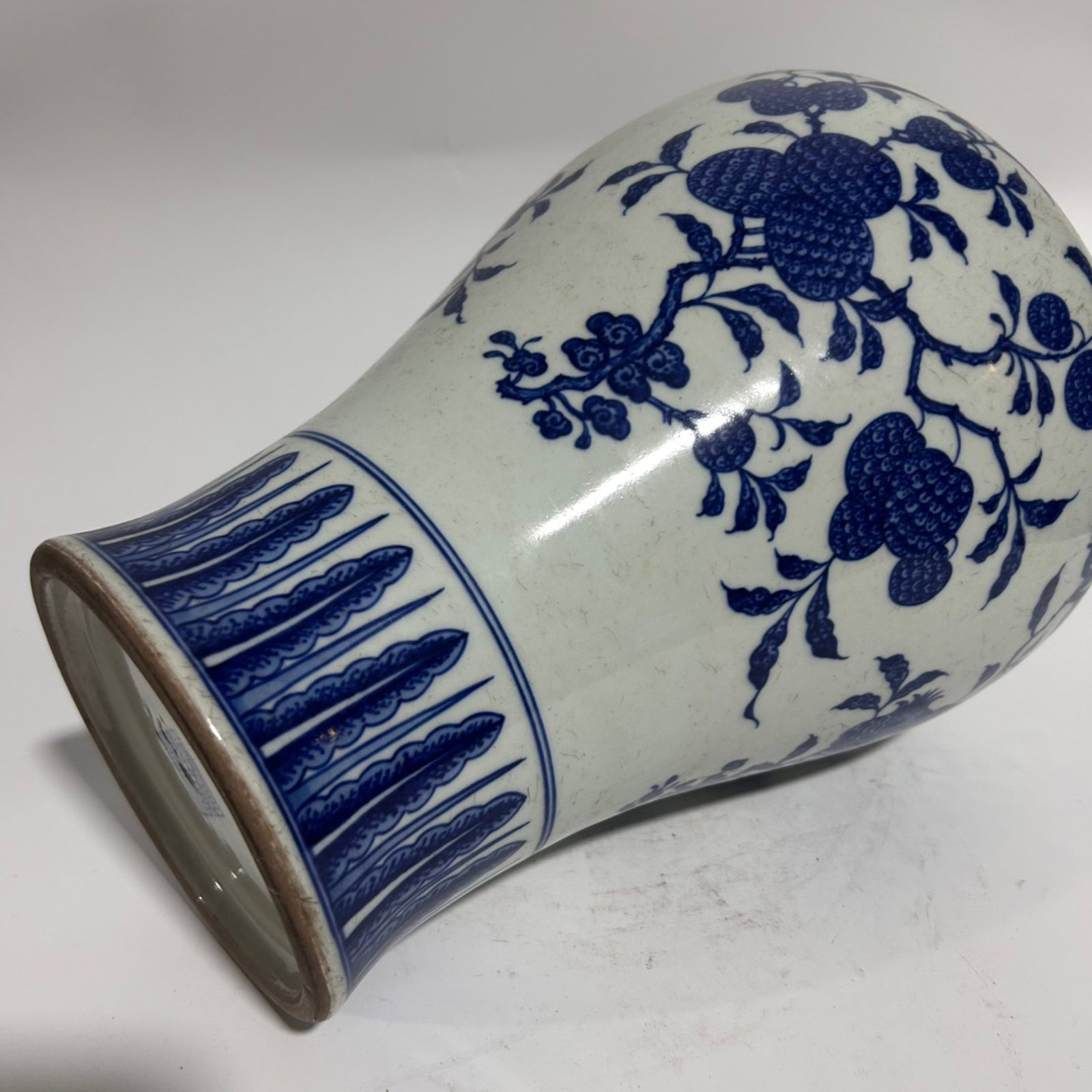 A Rare Blue and White Fruit Pattern Vase - 6