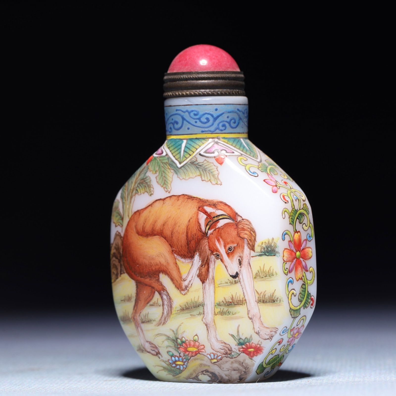 An Exquisite Glass Dog Pattern Snuff Bottle - 2