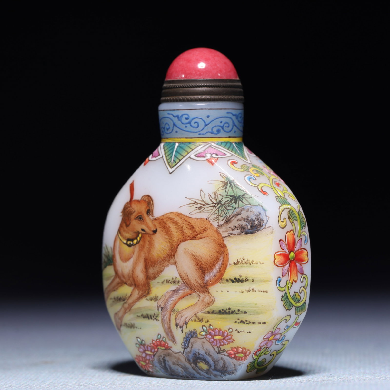 An Exquisite Glass Dog Pattern Snuff Bottle - 2