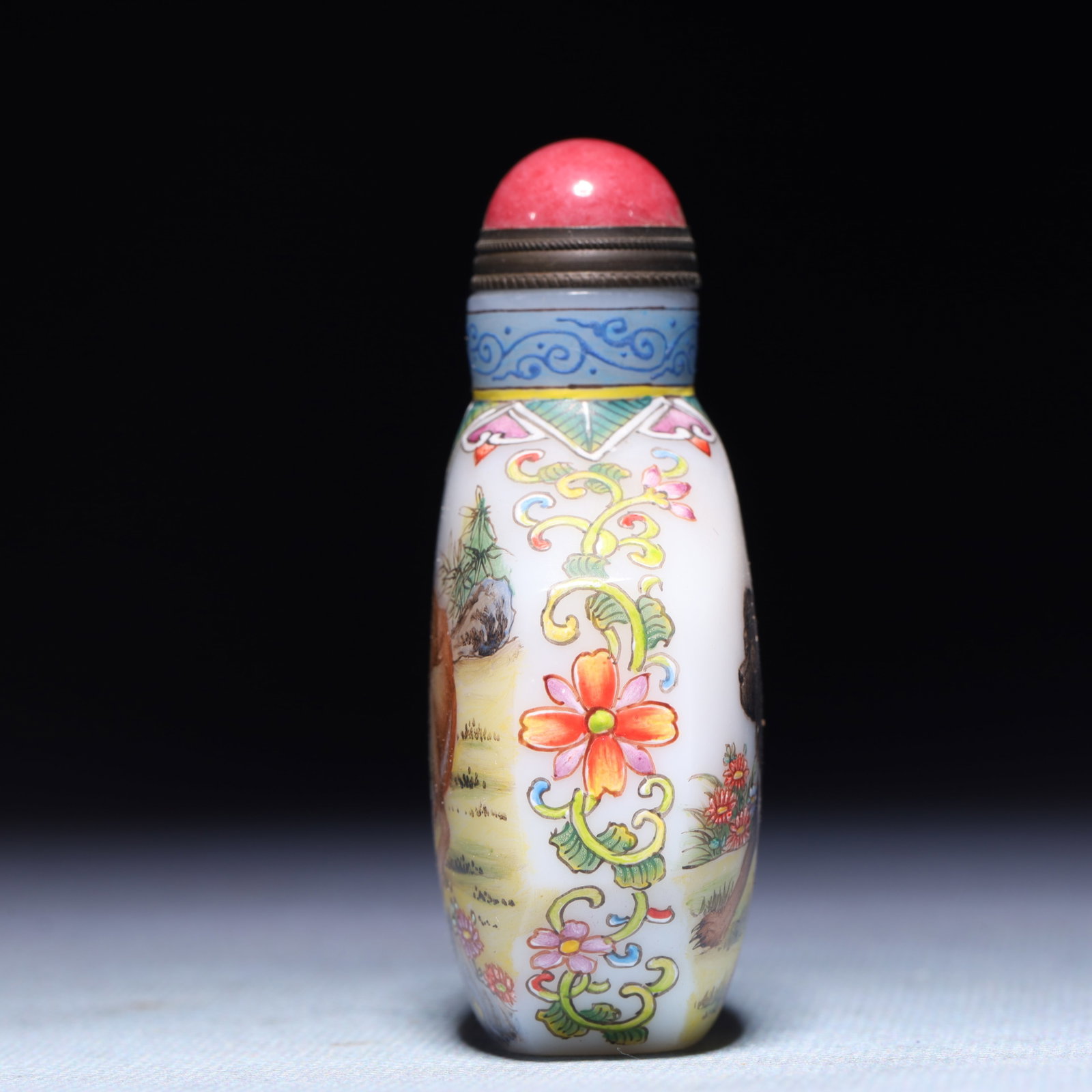 An Exquisite Glass Dog Pattern Snuff Bottle - 3