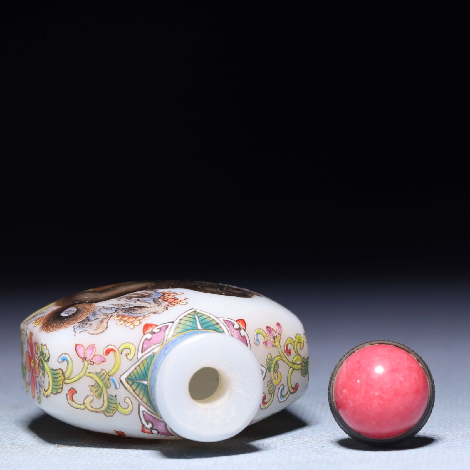 An Exquisite Glass Dog Pattern Snuff Bottle - 7