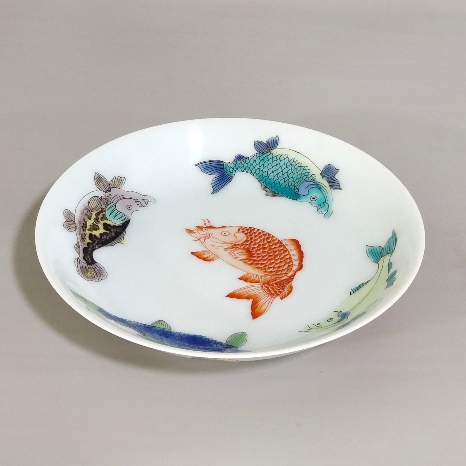 An Exquisite Famille-Rose Fish Pattern Plate - 2