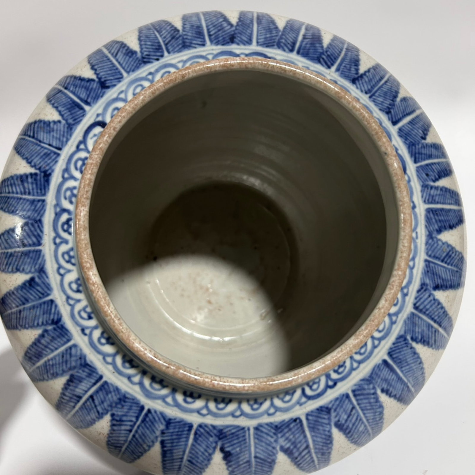 A Rare Blue and White Peony Pattern Jar - 2