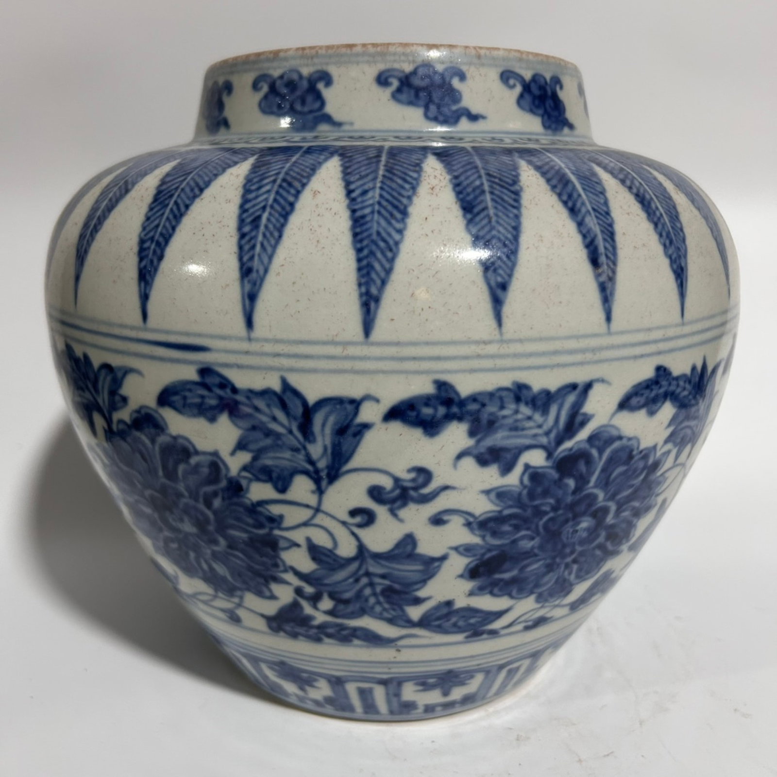 A Rare Blue and White Peony Pattern Jar - 5