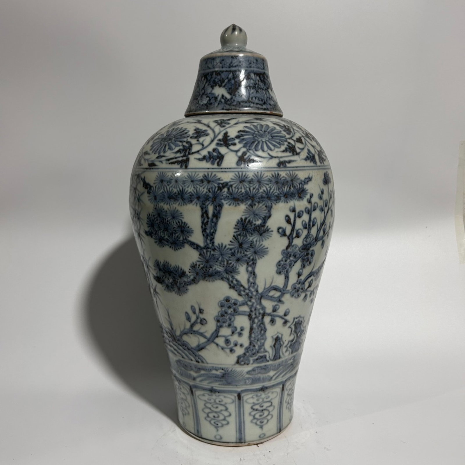 A Rare Blue and White Pine,Bamboo and Plum Blossom Pattern Bottle: A Rare Blue and White Pine,Bamboo and Plum Blossom Pattern Bottle,Qing Dynasty,China,Size:6.3inx15.2in 青花松竹梅纹盖瓶,中国清代