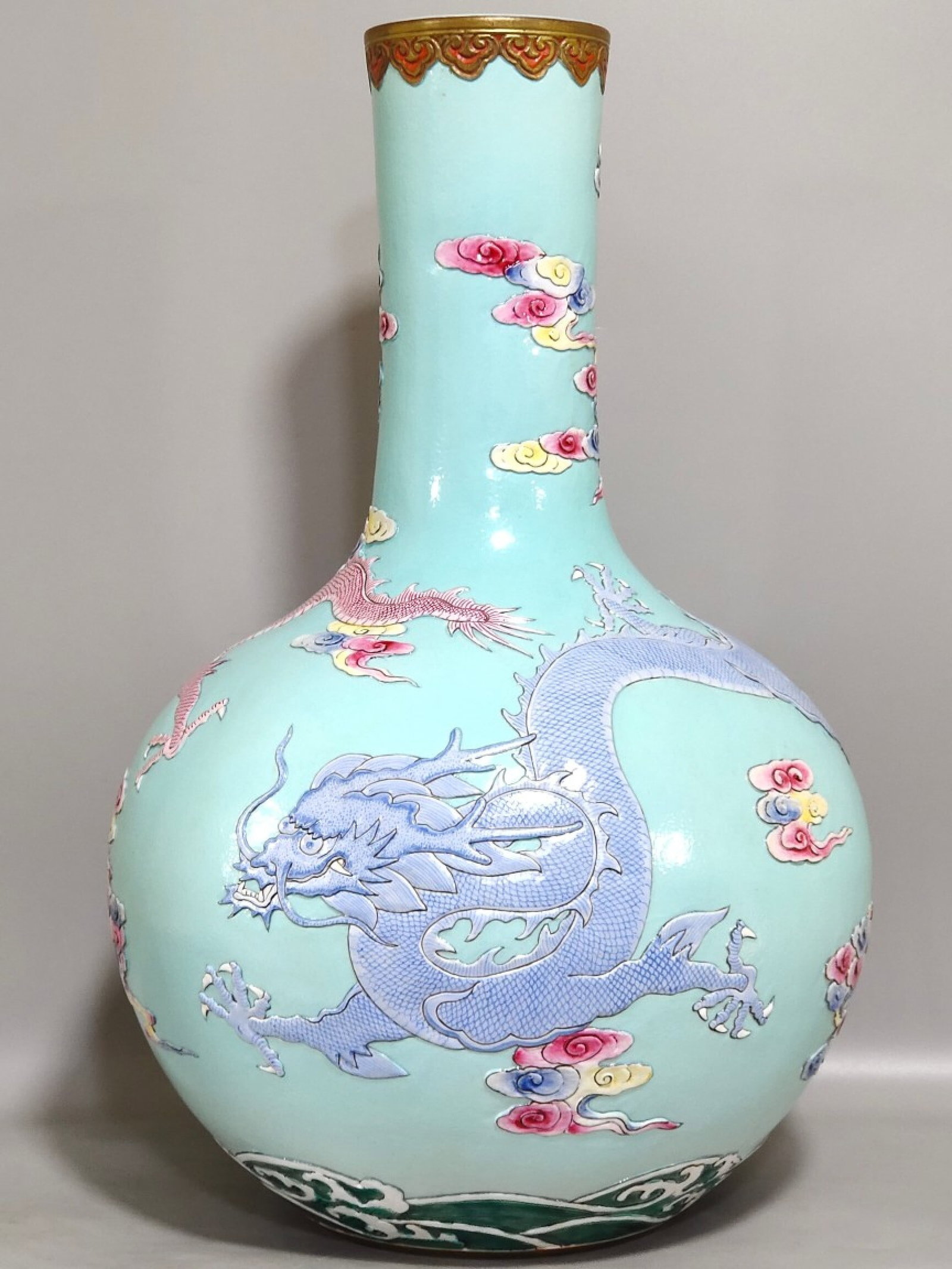 A Huge Turquoise Ground Famille-Rose Painted Gold Auspicious Cloud and Dragon Pattern Vase: A Huge Turquoise Ground Famille-Rose Painted Gold Auspicious Cloud and Dragon Pattern Vase,Qing Dynasty,China,Qianlong Six-character Mark,Size:15.9inx9.4in 松石绿地粉