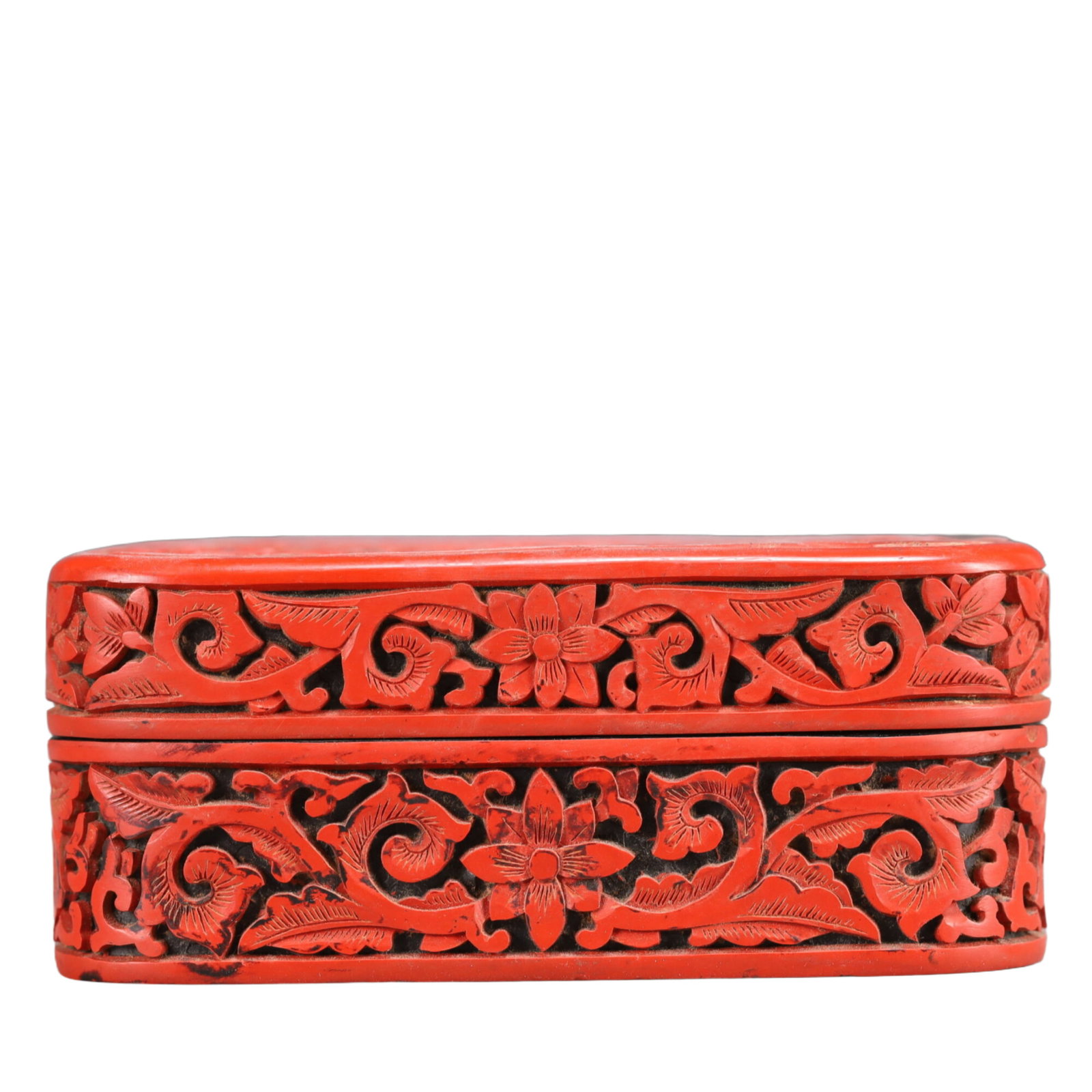 An Exquisite Carved Red Lacquer Flower Pattern Box - 2