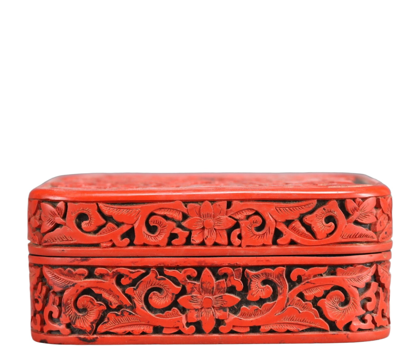 An Exquisite Carved Red Lacquer Flower Pattern Box - 3
