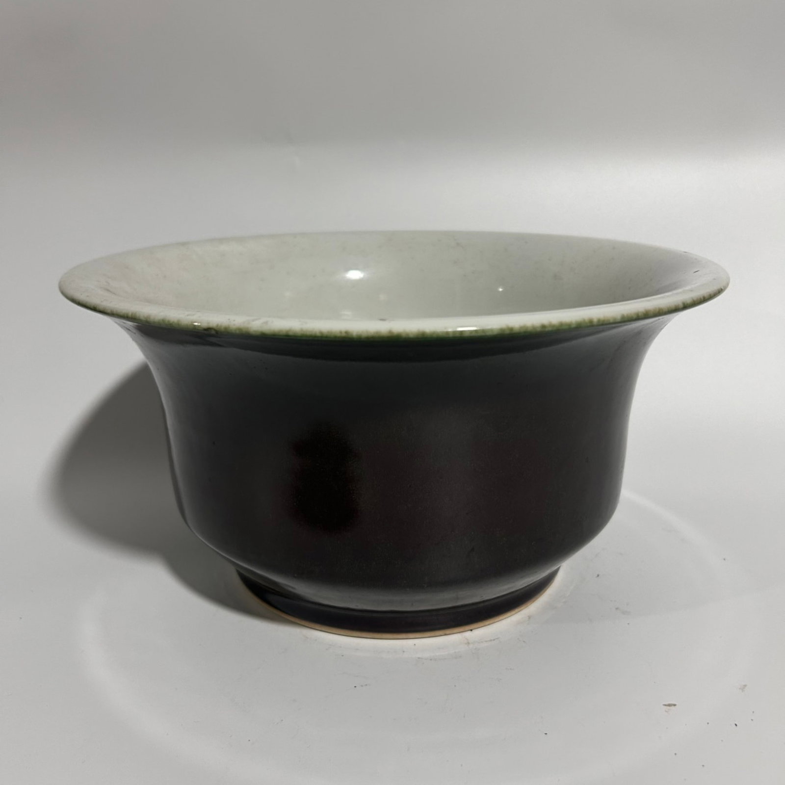 An Exquisite Ji Red Glazed Bowl: An Exquisite Ji Red Glazed Bowl,Qing Dynasty,China,Yongzheng Six-character Mark,Size:5.5inx10.4in 霁红釉碗,中国清代,雍正六字