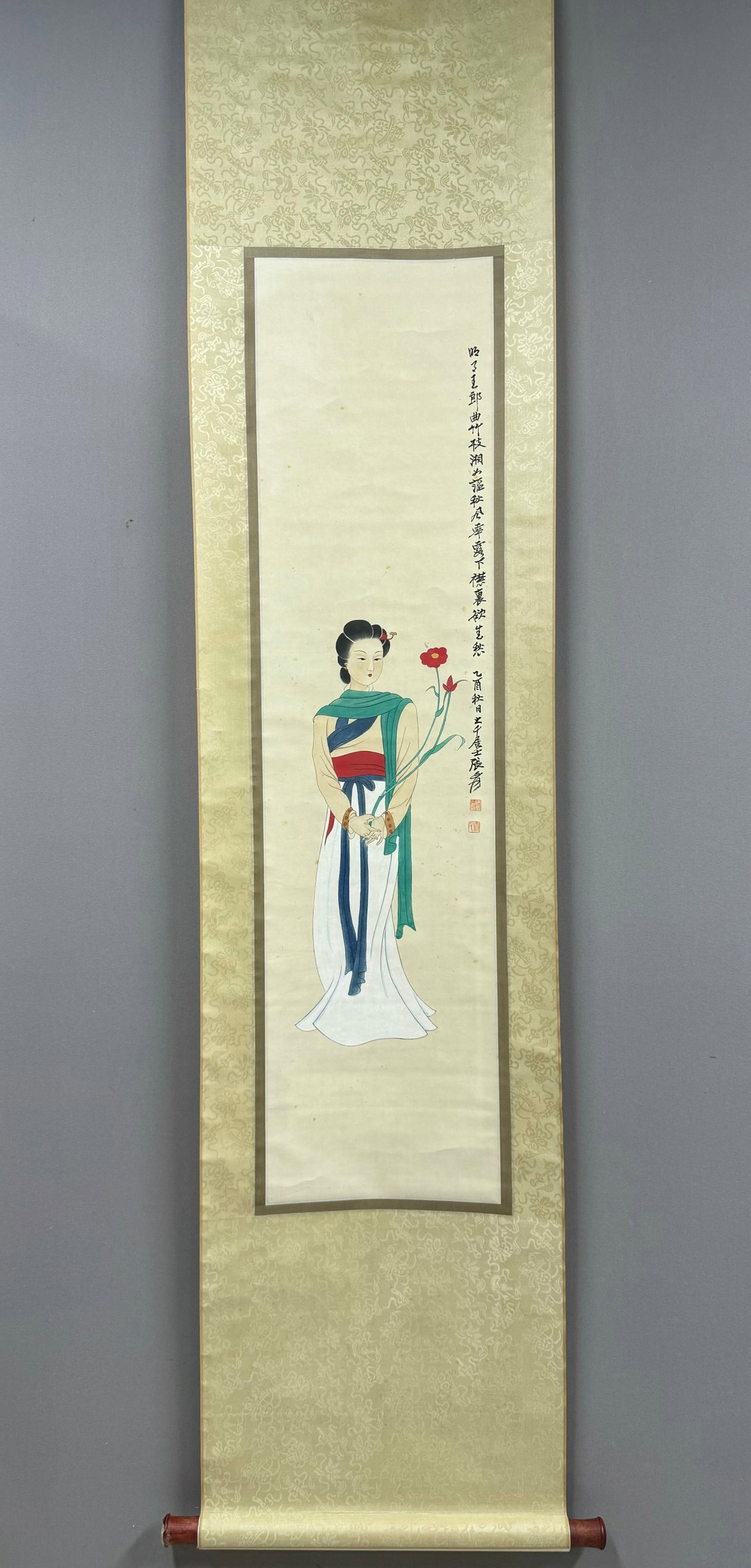 A Chinese Vertical Scroll Ink Painting of Woman on Paper,Zhang Daqian: A Chinese Vertical Scroll Ink Painting of Woman on Paper,Zhang Daqian,Size:46.9inx11.8in 一幅中国水墨仕女图立轴,张大ࡓ
