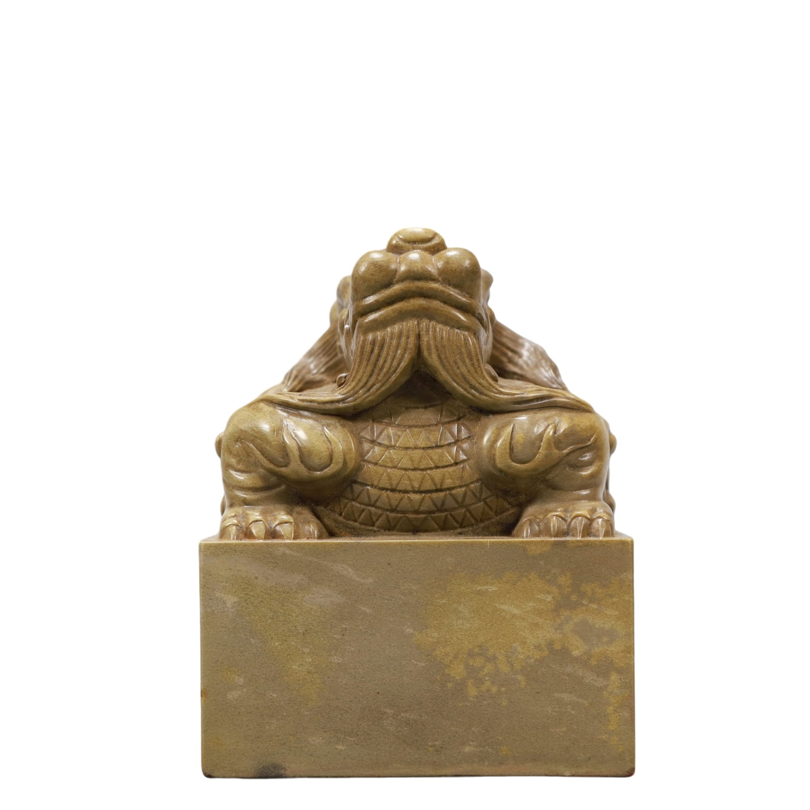 An Exquisite Shoushan Stone Dragon Pattern Seal: An Exquisite Shoushan Stone Dragon Pattern Seal,Qing Dynasty, China,Qianlong Six-character Mark,Size:2.9inx3.7in,Weight:900g 寿山石龙纹印章,中国&#