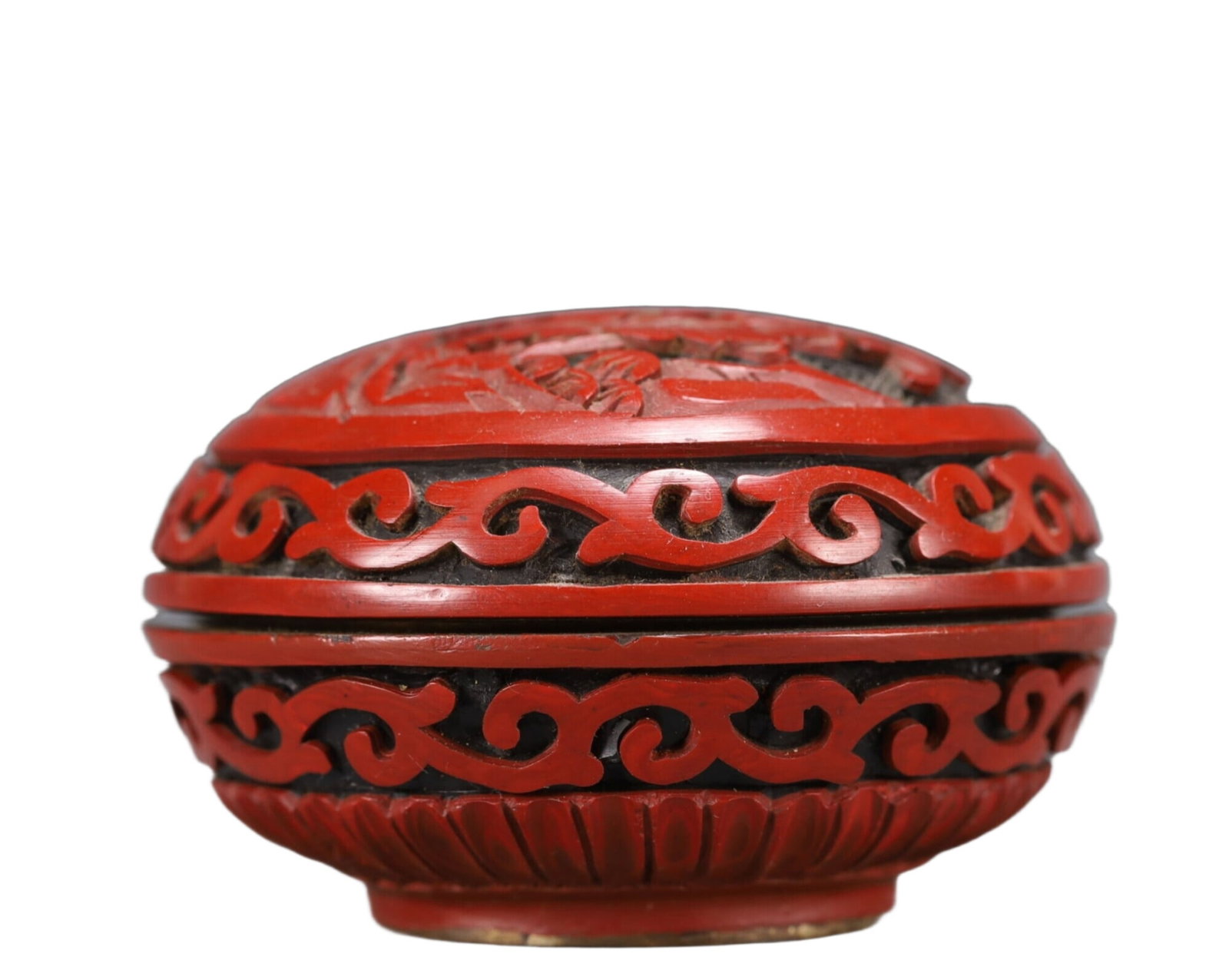 An Exquisite Carved Red Lacquer Flower Pattern Box - 2