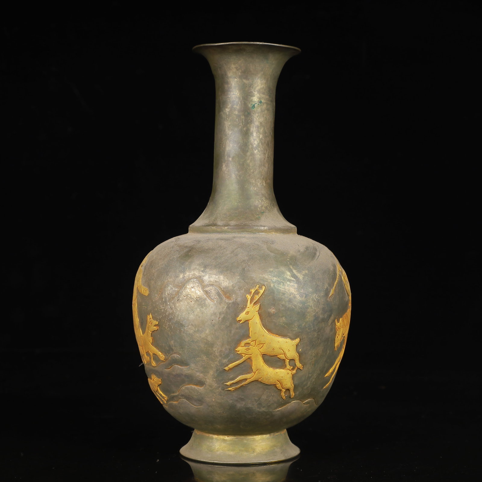 An Exquisite Gilt Silver Figure Pattern Vase - 10