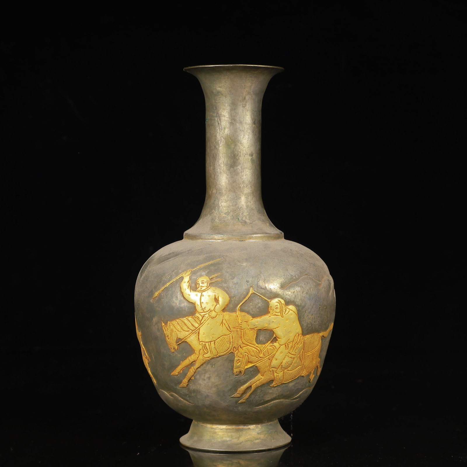 An Exquisite Gilt Silver Figure Pattern Vase: An Exquisite Gilt Silver Figure Pattern Vase,Tang Dynasty,China,Zhenguan Four-Character Mark,Size:4.3inx8.3in,Weight:500g 银鎏金人物纹瓶,中国Ù