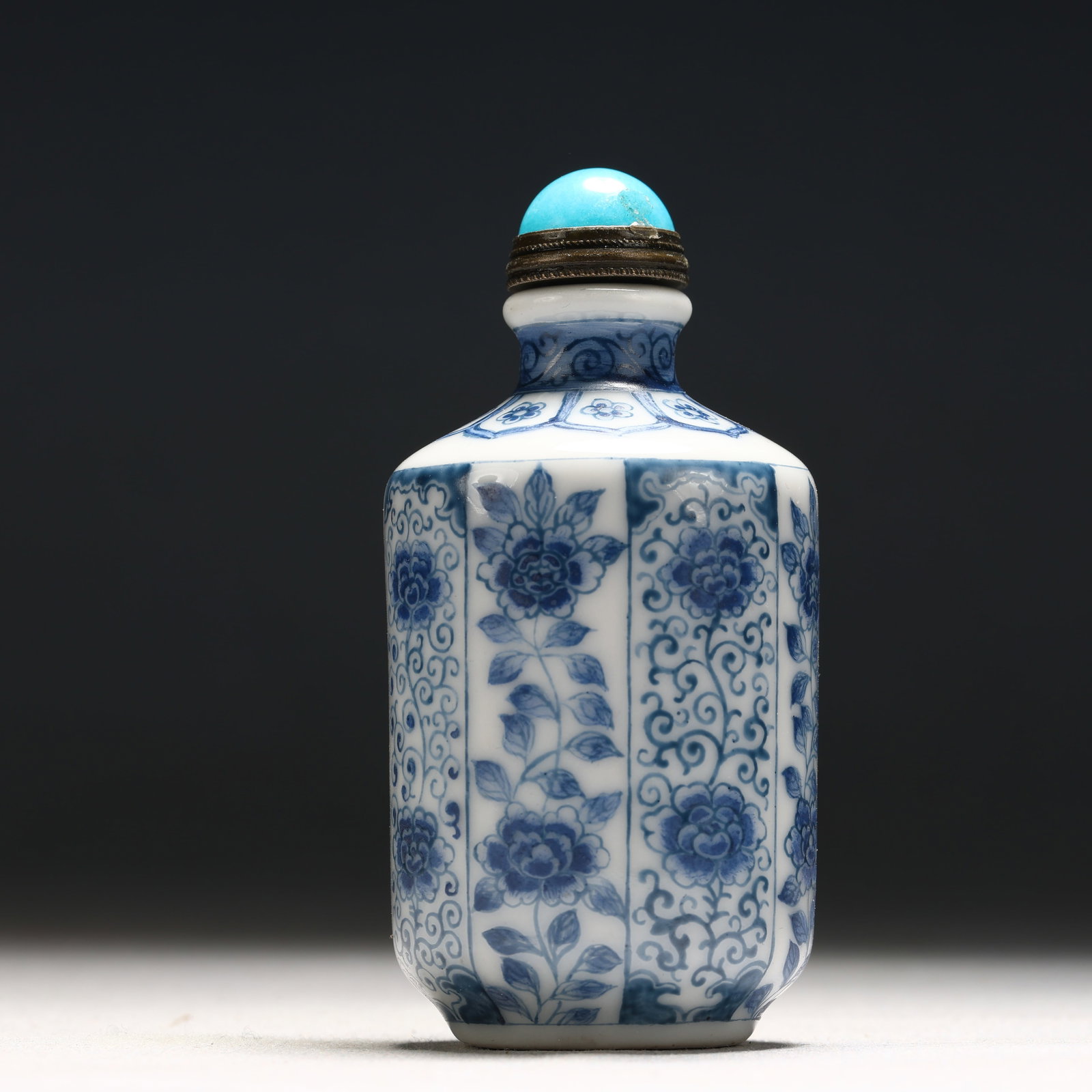 An Exquisite Enamel Flower Pattern Porcelain Snuff Bottle - 2