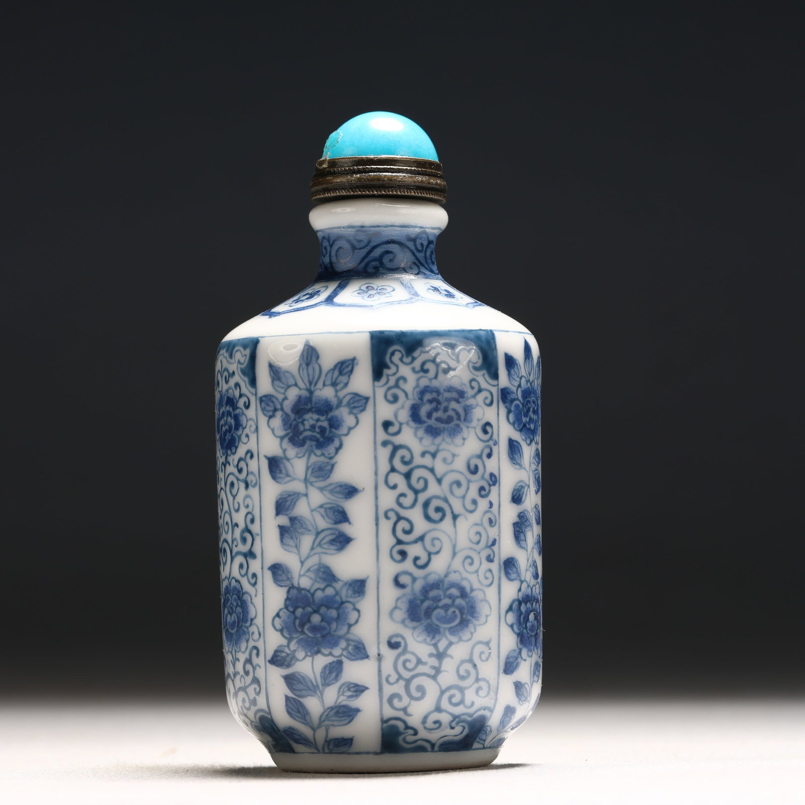 An Exquisite Enamel Flower Pattern Porcelain Snuff Bottle - 3