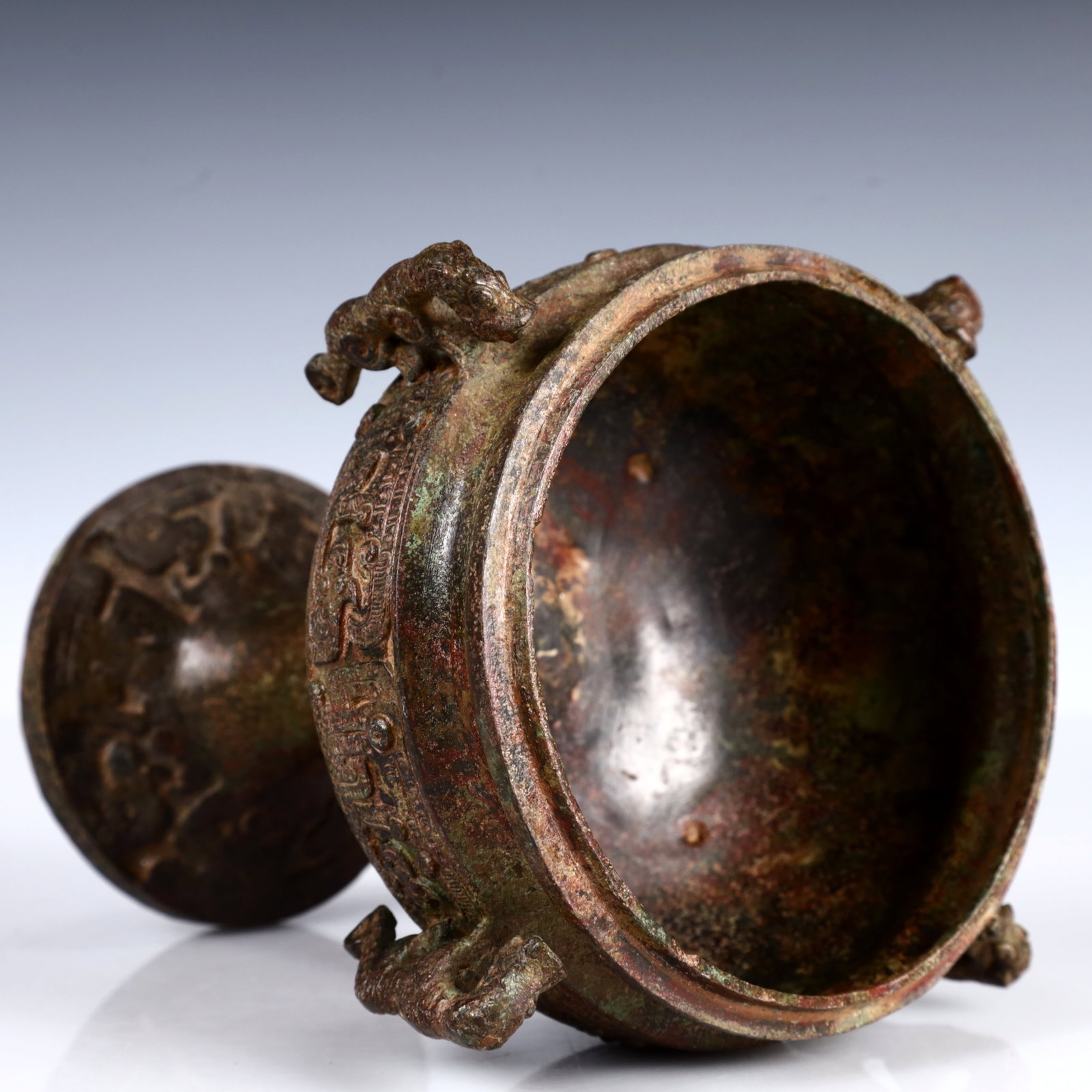 A Rare Bronze Dragon Pattern Double-Ears Cover Jar - 10