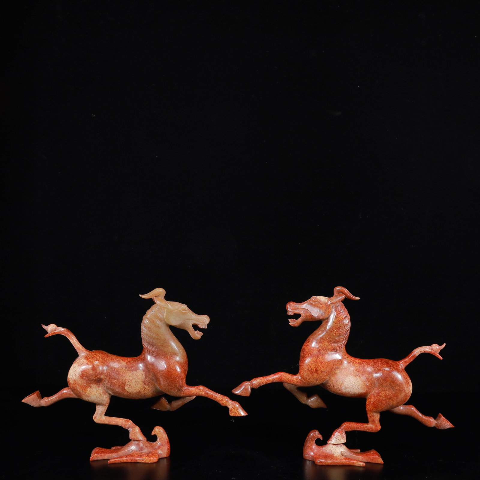 A Pair of Exquisite White Jade Horse Ornaments: A Pair of Exquisite White Jade Horse Ornaments,Qing Dynasty,China,Size:8.7inx6.7inx1.6in,Weight:1200g 一对白玉马摆件,中国清代