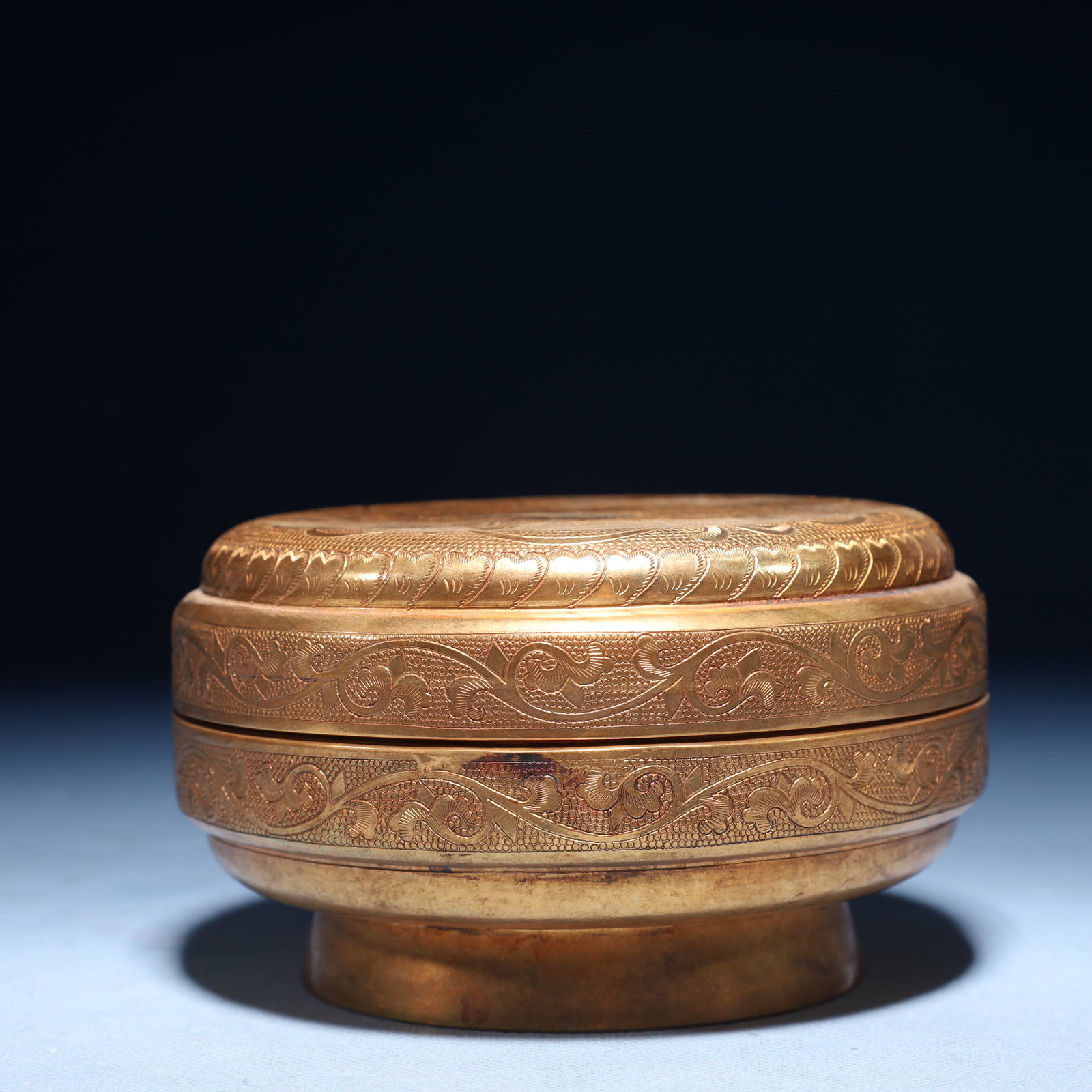 An Exquisite Gilt Bronze Deer Pattern Box - 3
