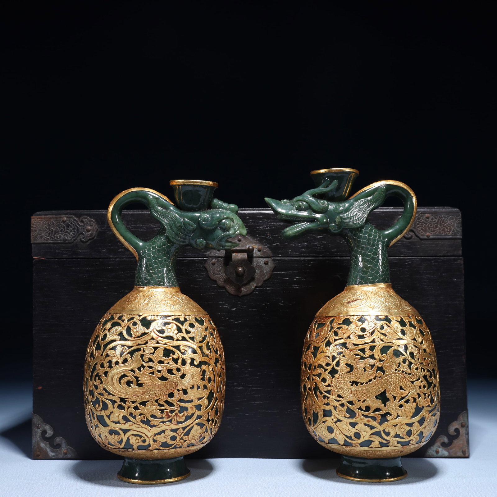 A Pair of Exquisite Jasper Cover with Gold Dragon and Phoenix Pattern Pots: A Pair of Exquisite Jasper Cover with Gold Dragon and Phoenix Pattern Pots,Qing Dynasty,China,Size:3.9inx3.1inx8.3in,(Box)12.6inx11inx7.1in,Weight:1400g 一对碧玉包金